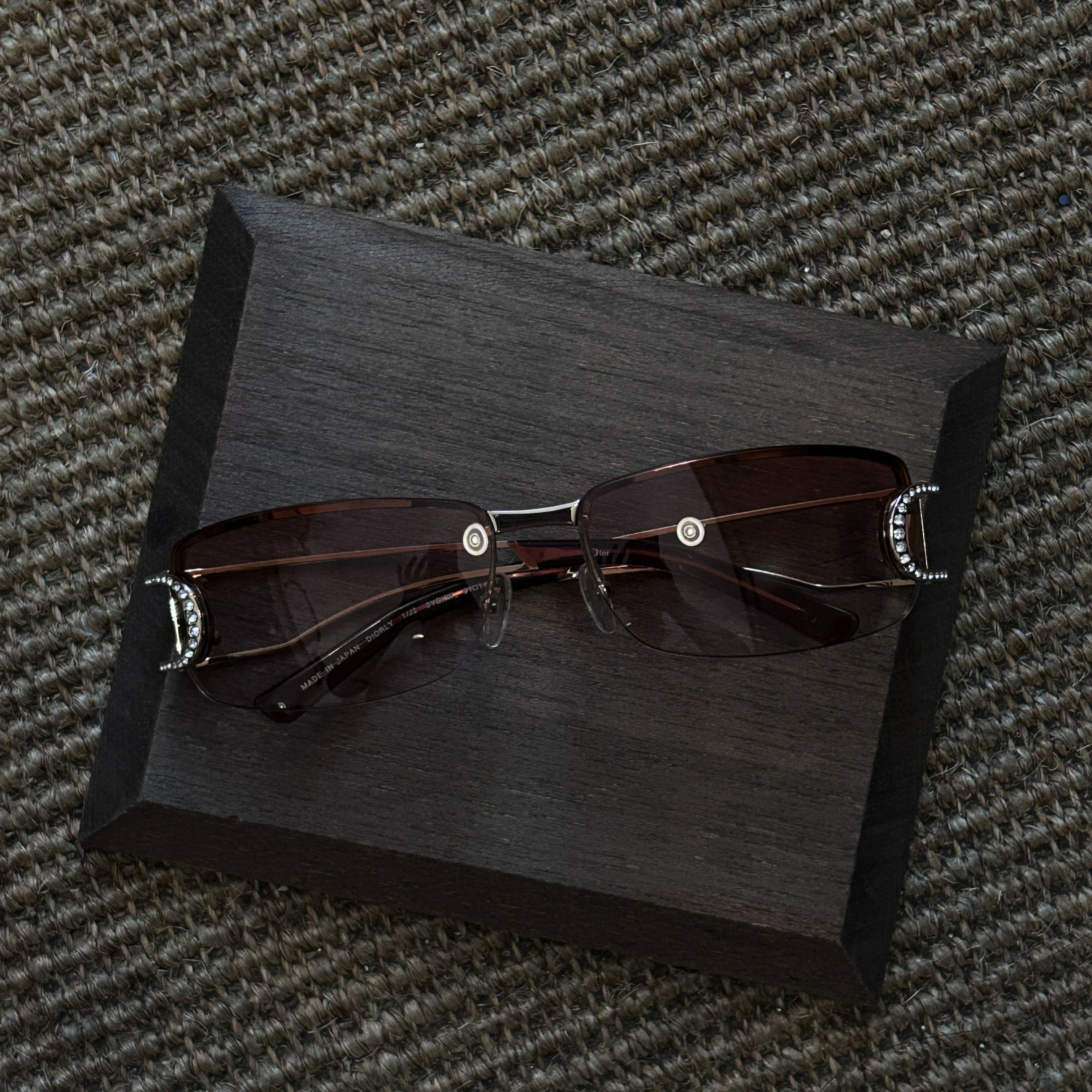 D D-Rhinestone Frameless Red Sunglasses
