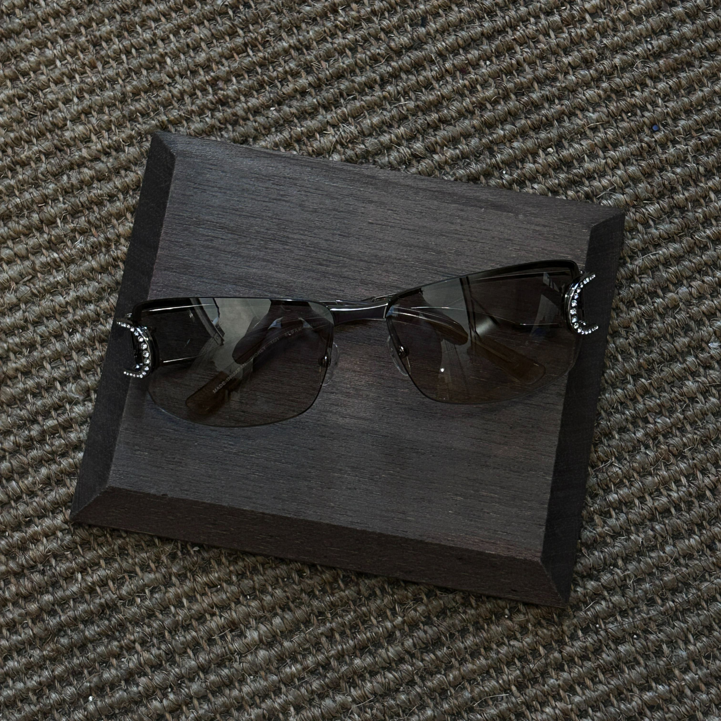D D-Rhinestone Frameless Sunglasses