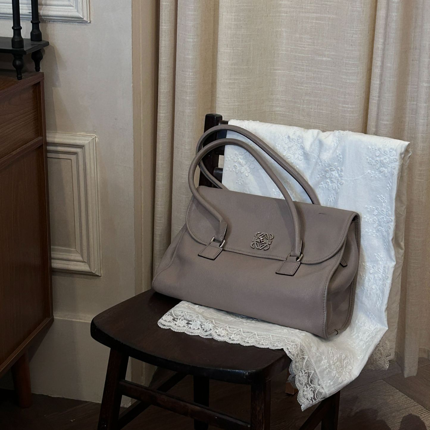 L briefcase bag