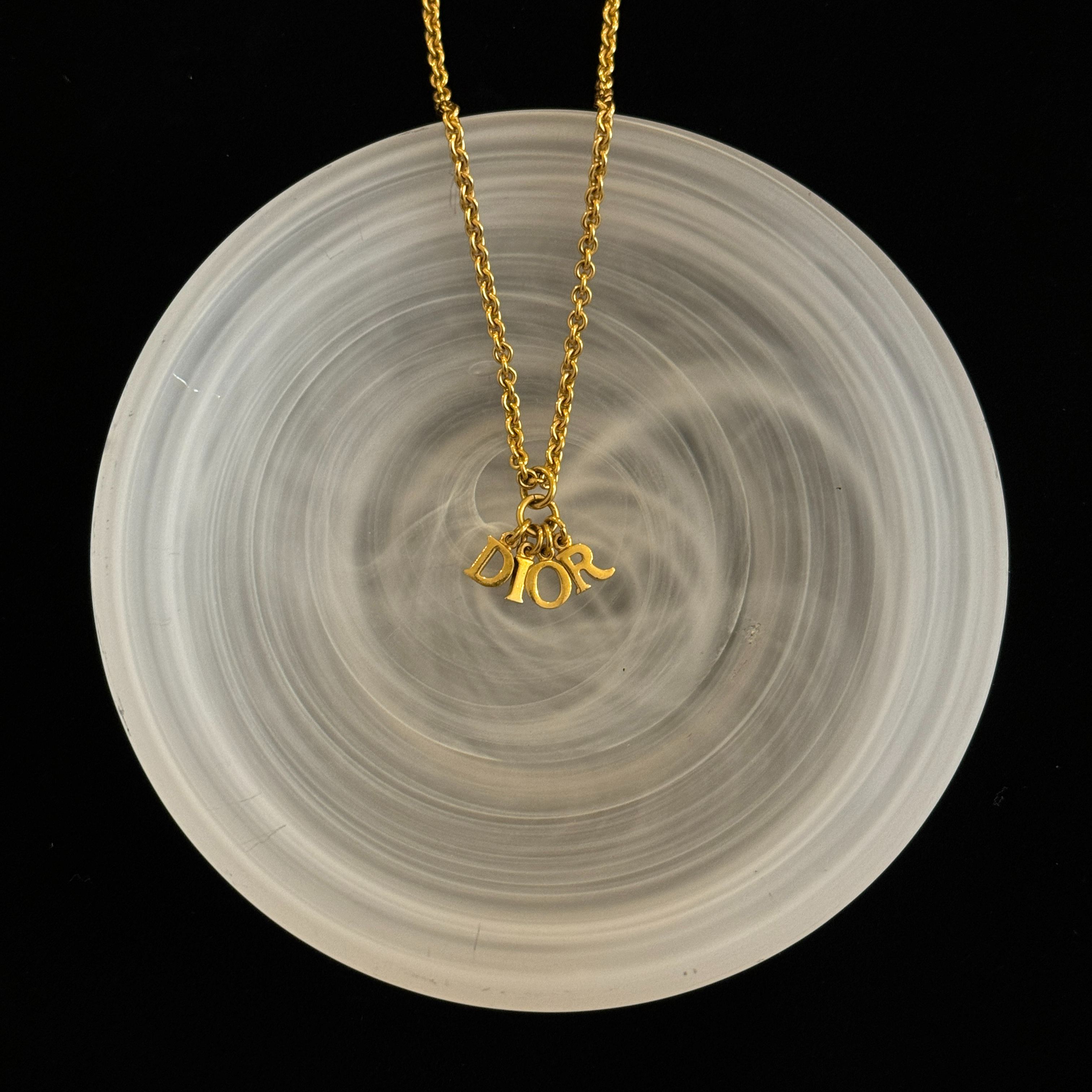 D logo pendant necklace