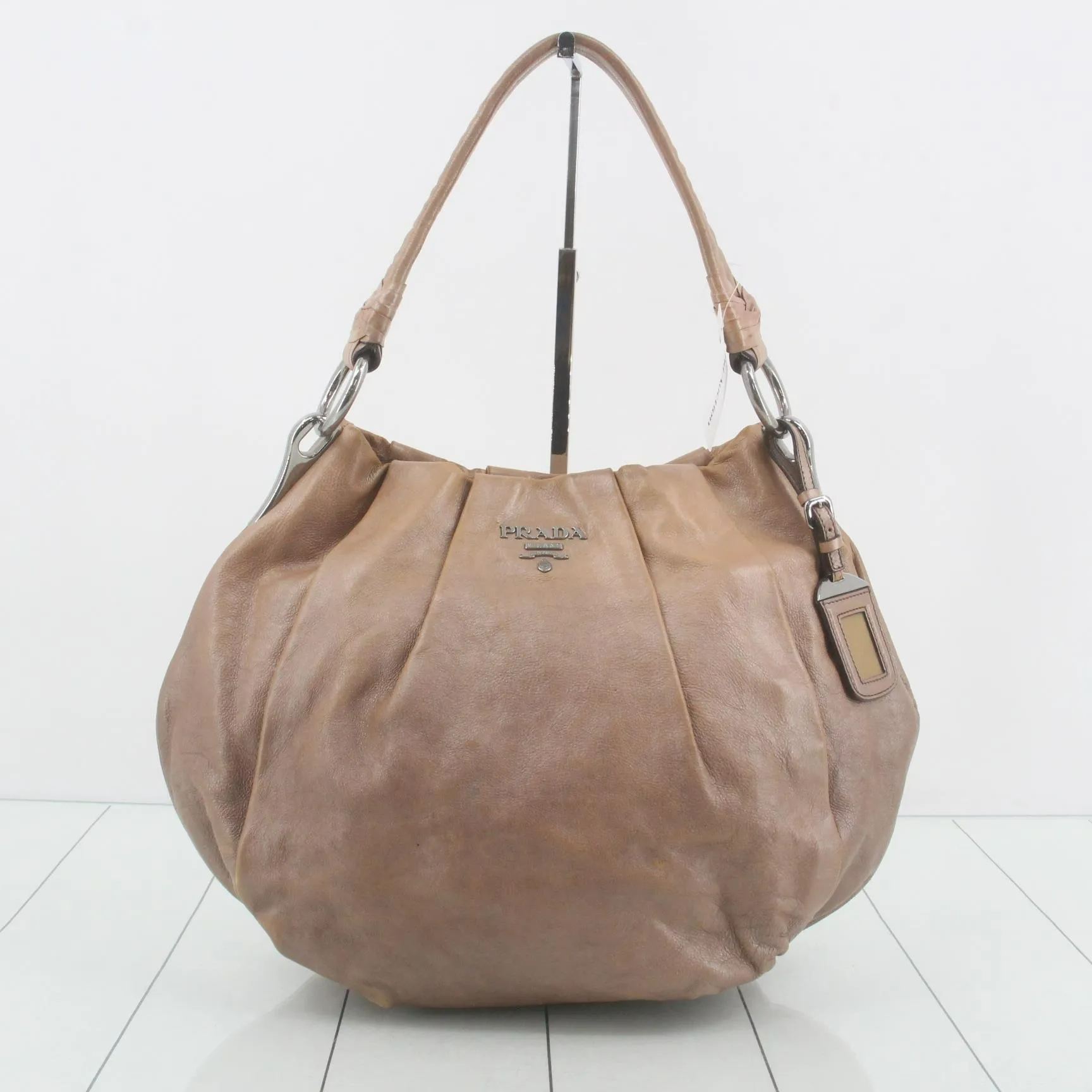 P Pumpkin hand bag
