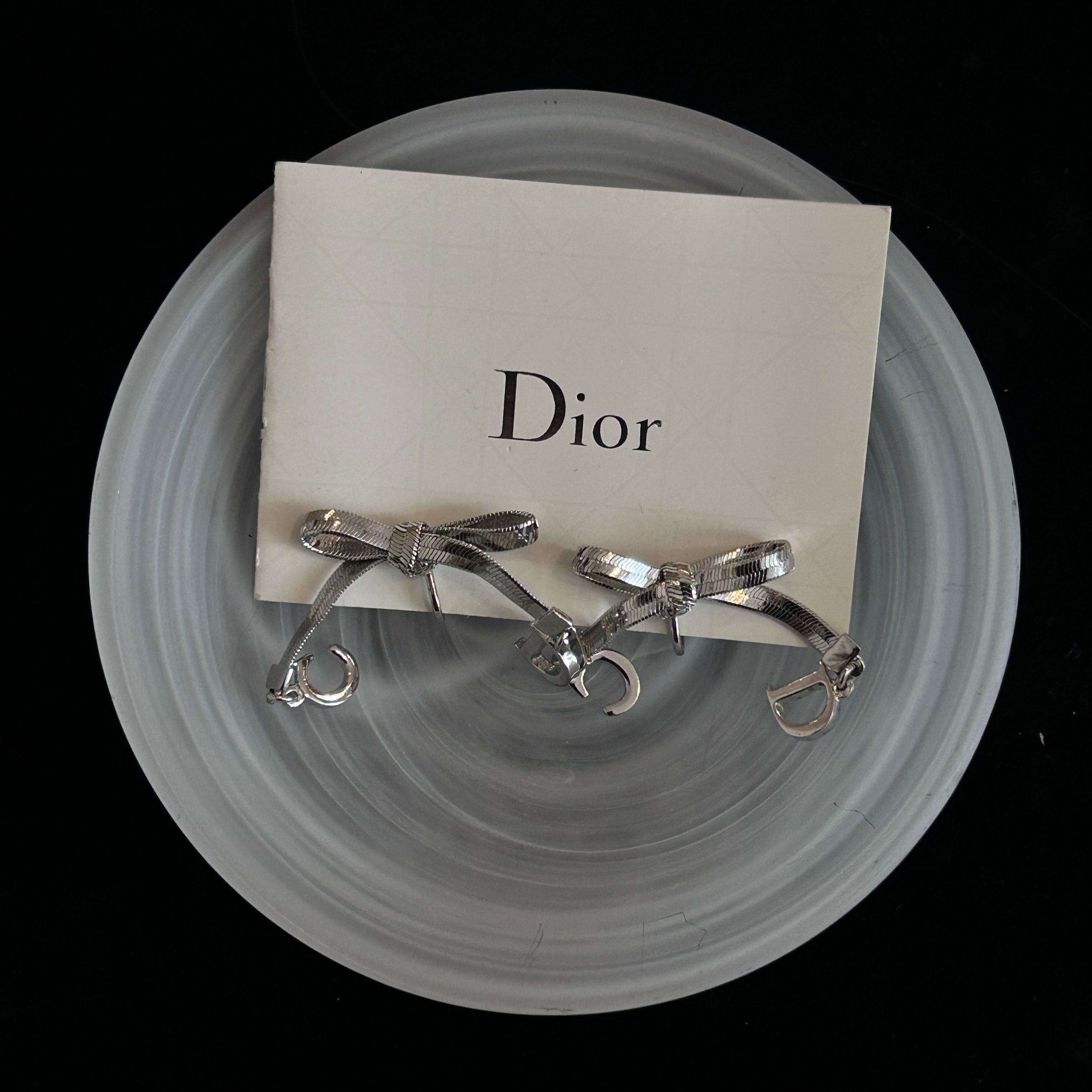 D Bow Earrings