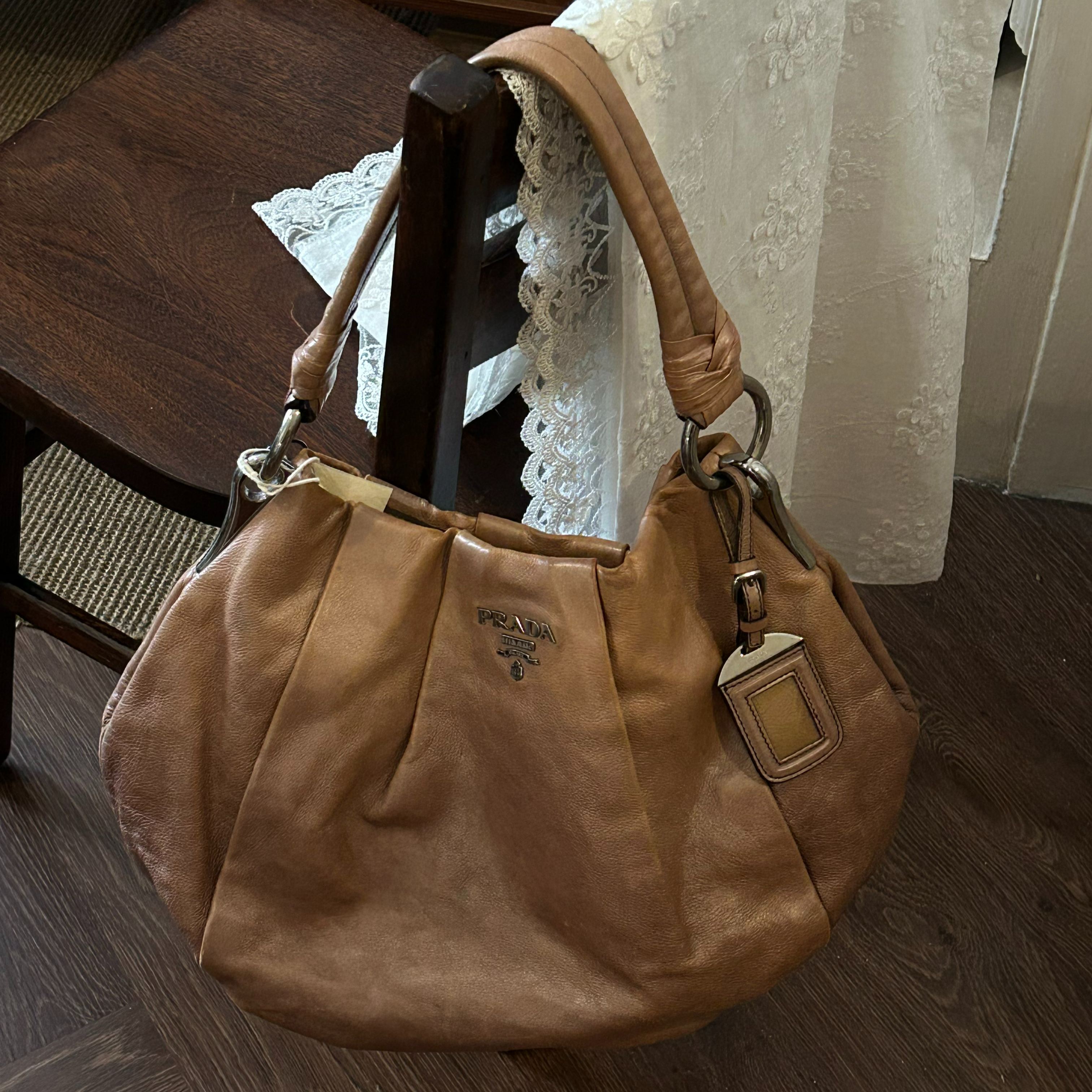 P Pumpkin hand bag