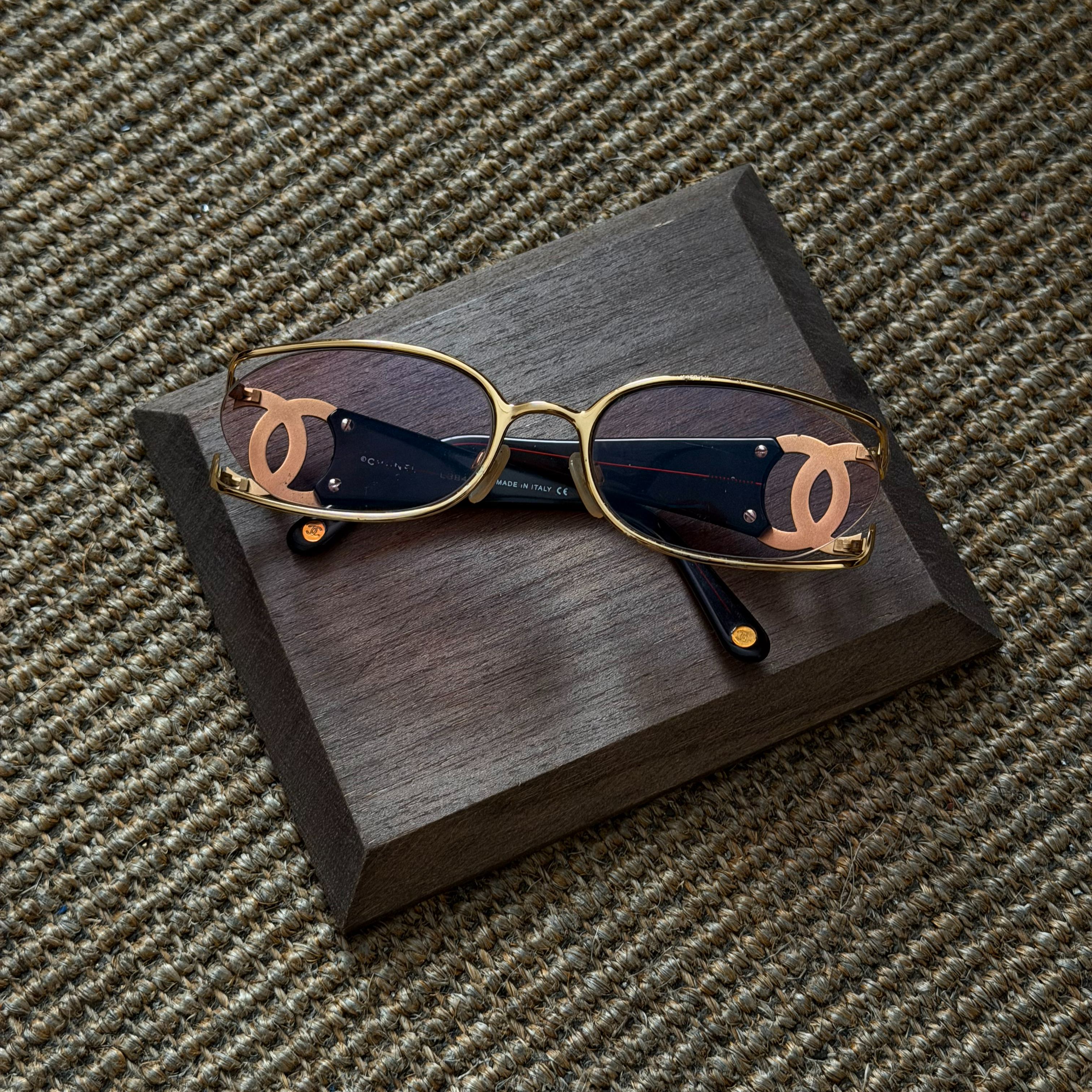 C Metal hollow logo sunglasses