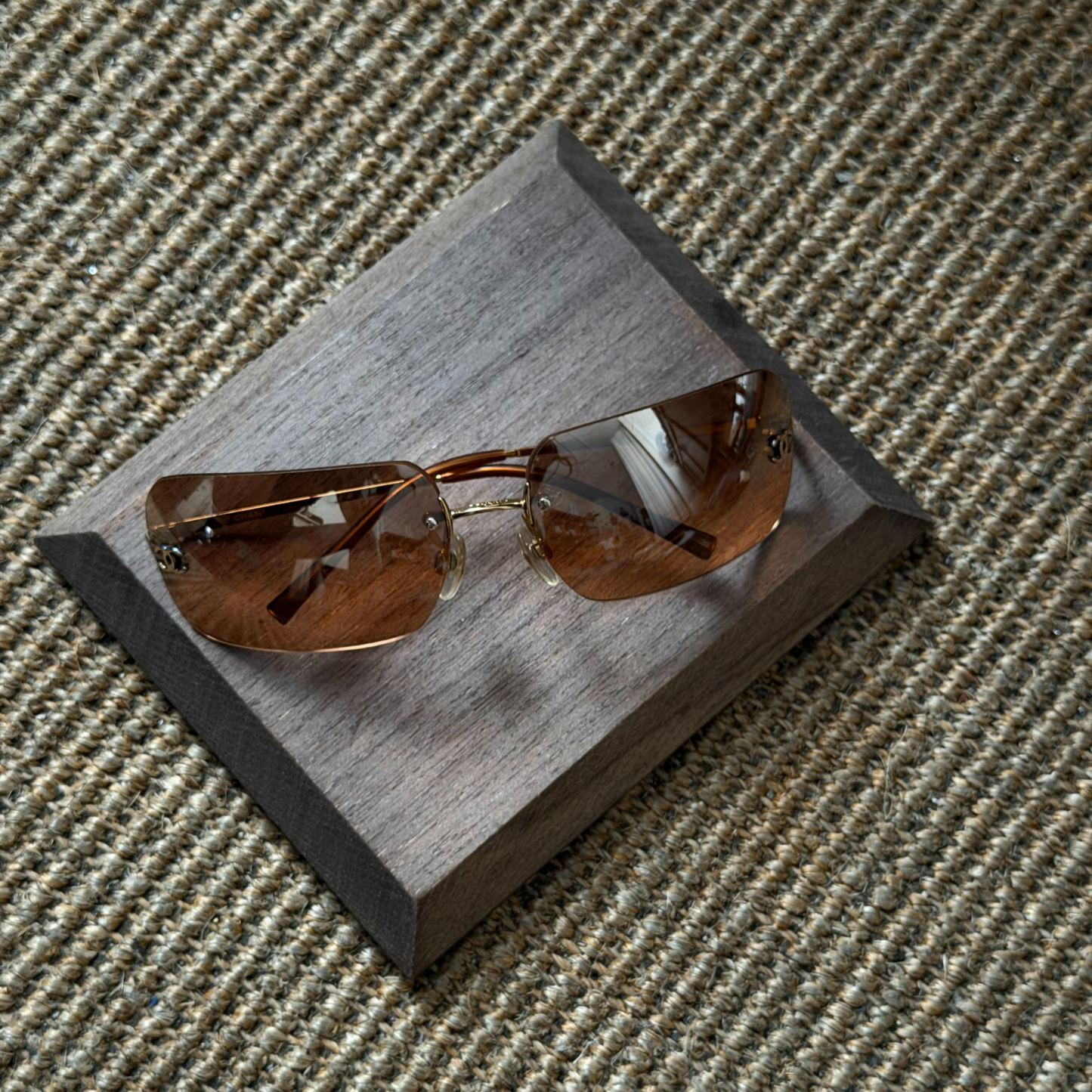 C Frameless orange gradient sunglasses