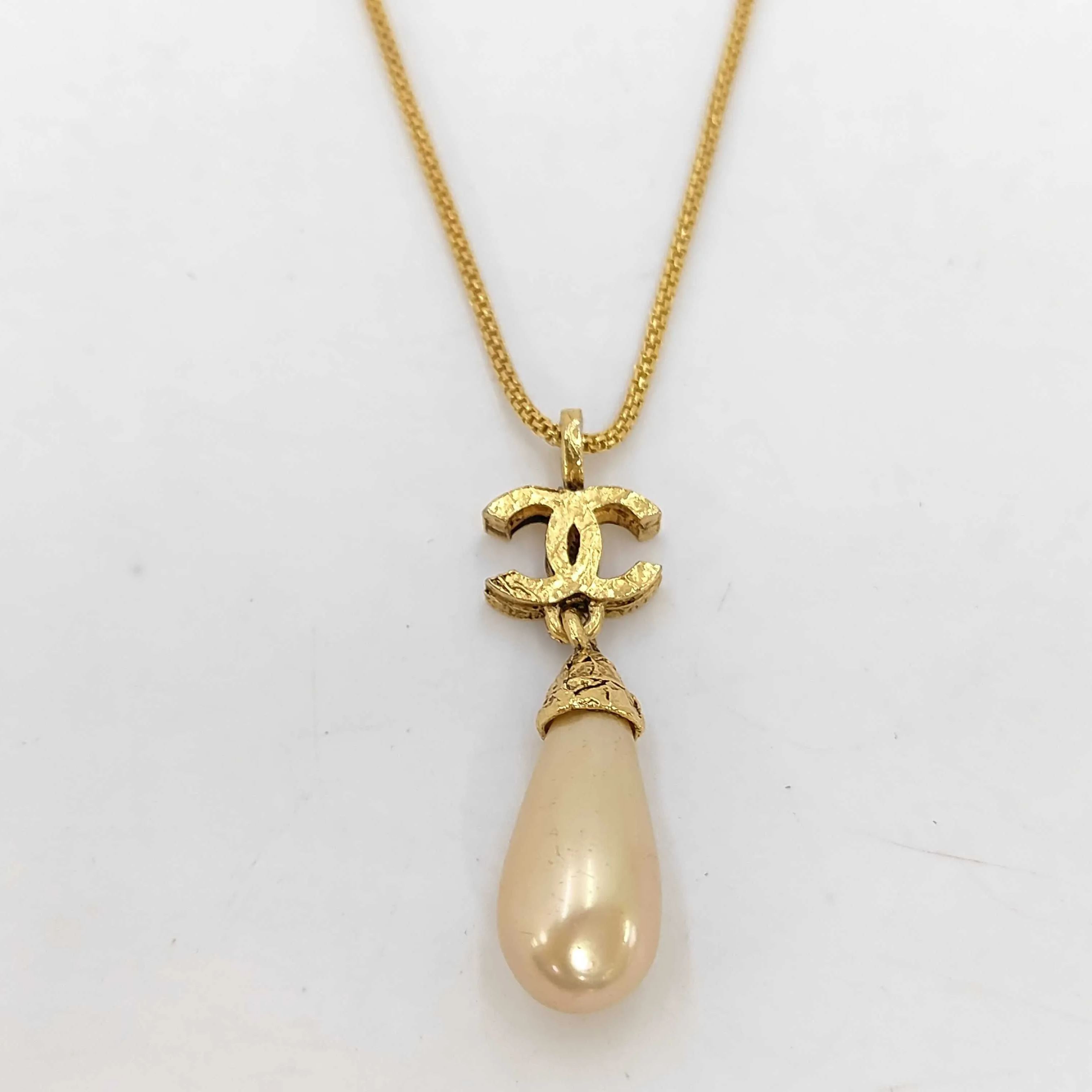 C Teardrop Pearl Pendant Necklace