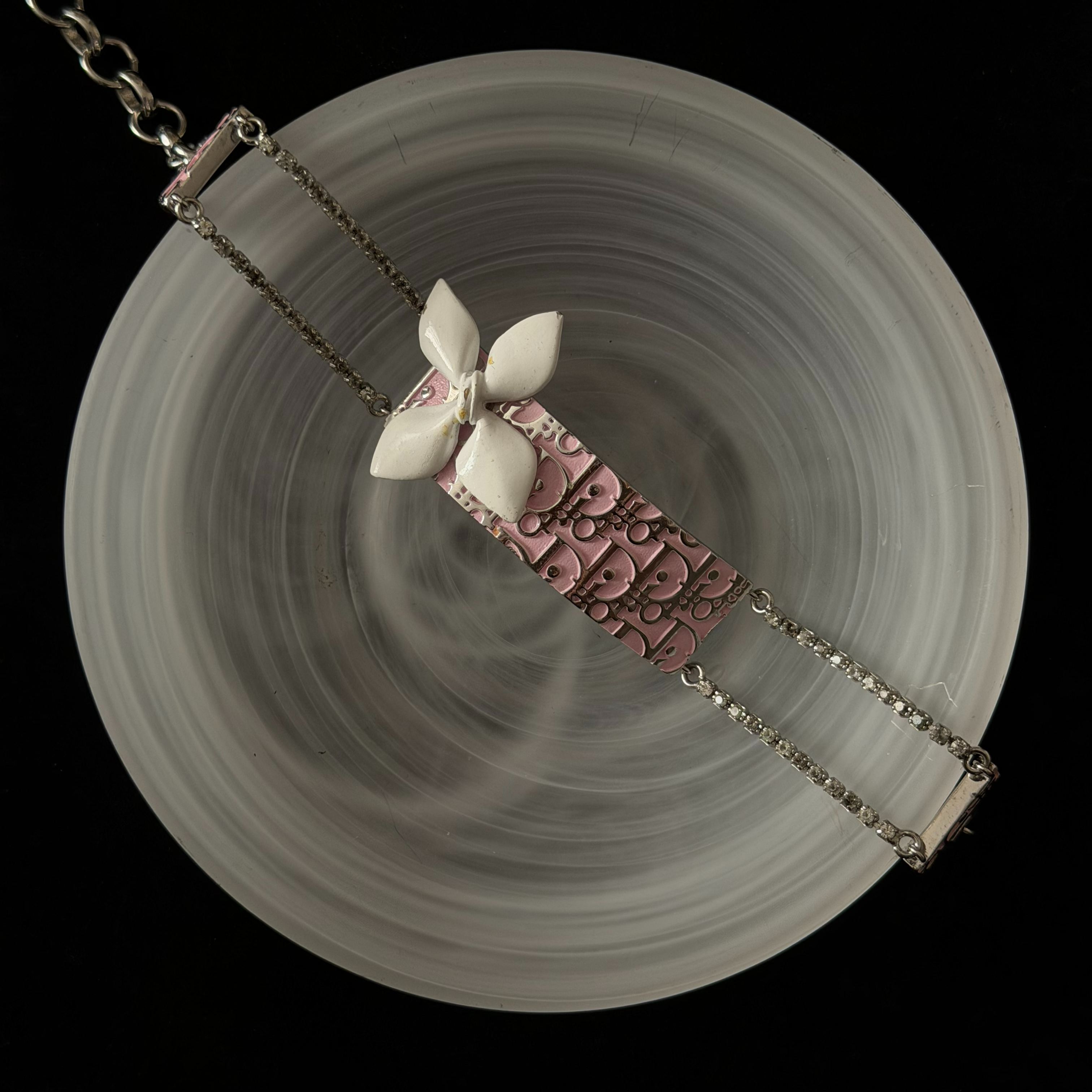 D Vintage Gardenia Enamel Bracelet
