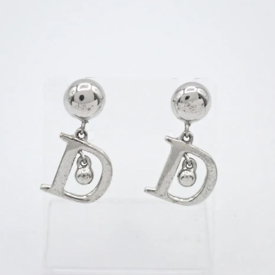 D D pendant earrings
