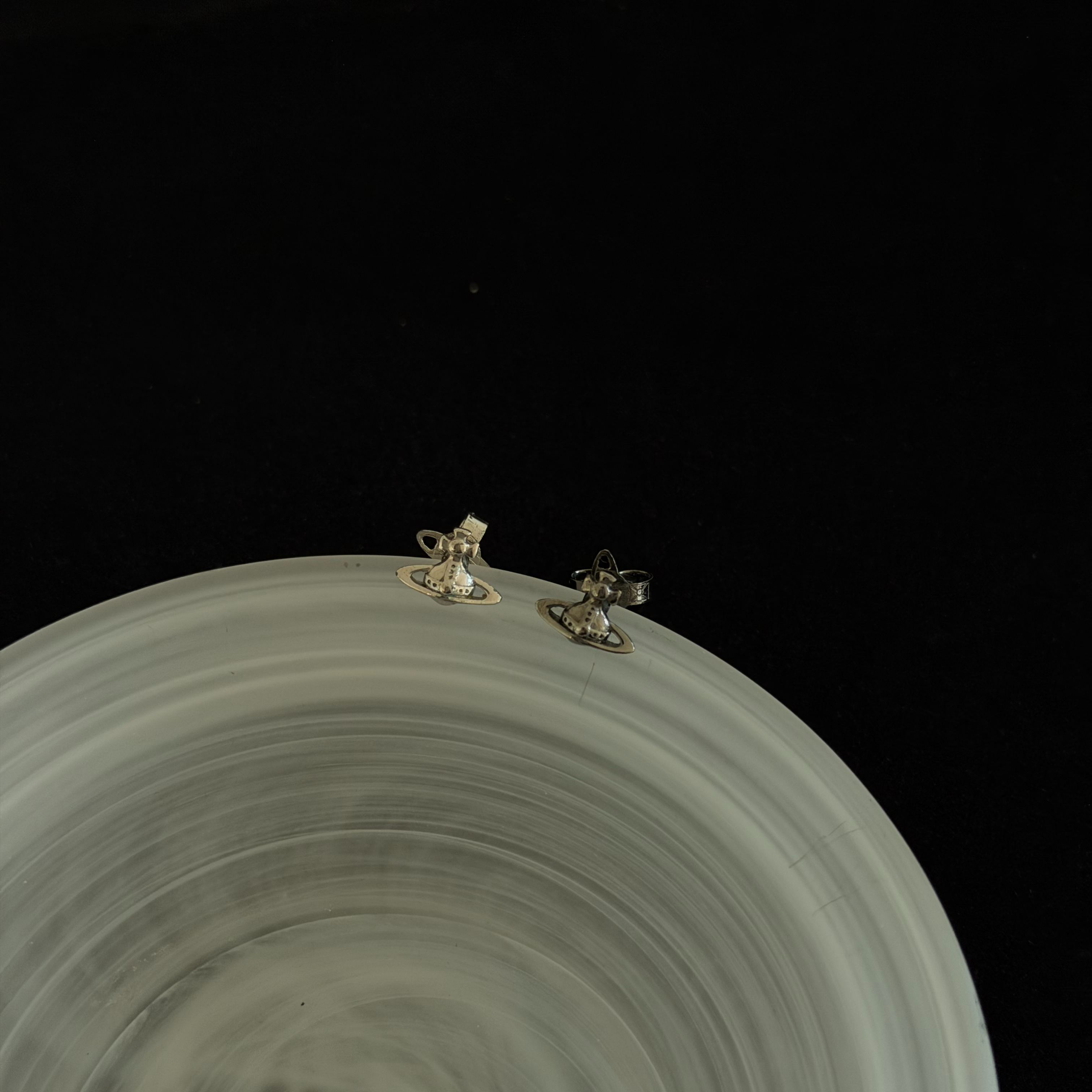 V Solid color Saturn Earrings