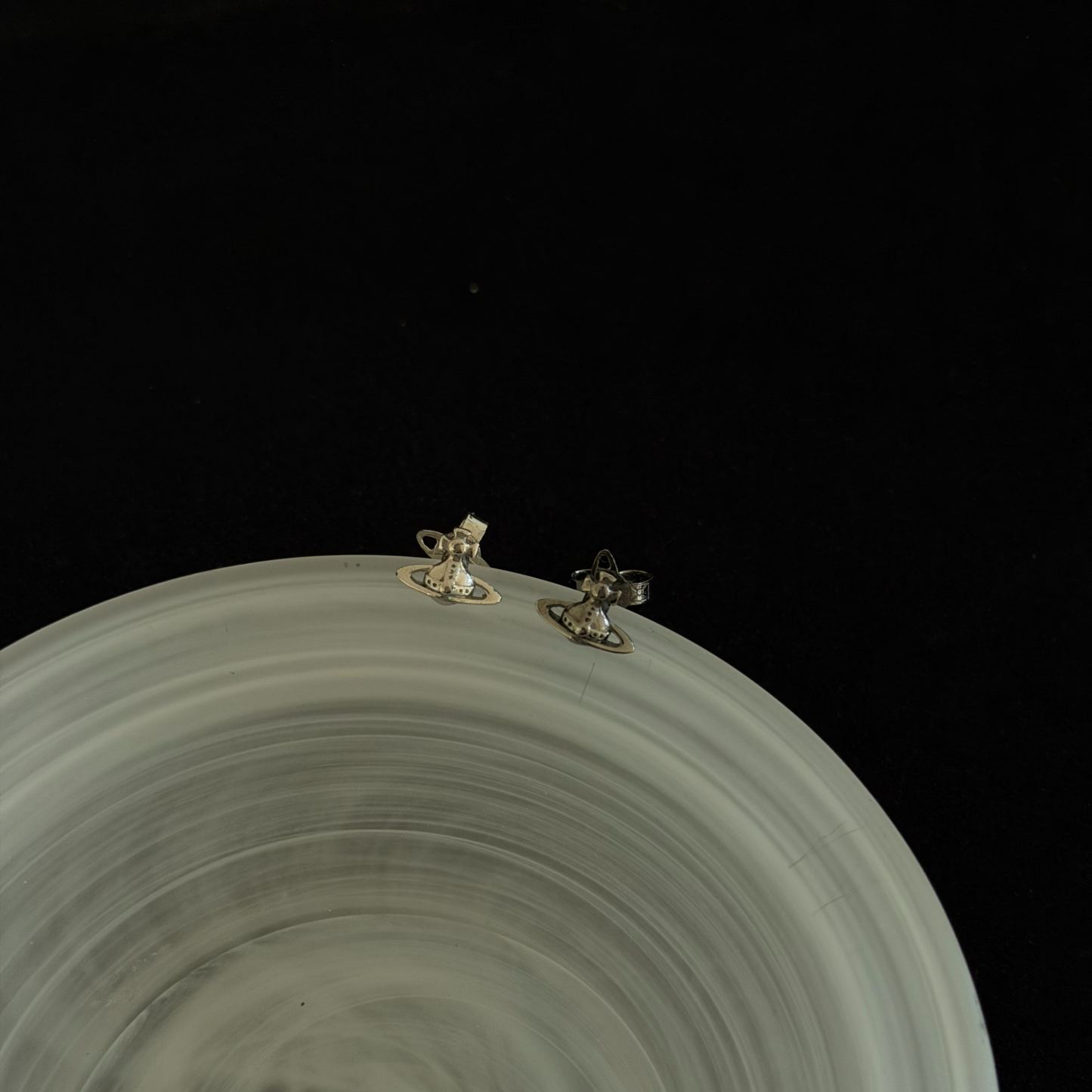 V Solid color Saturn Earrings