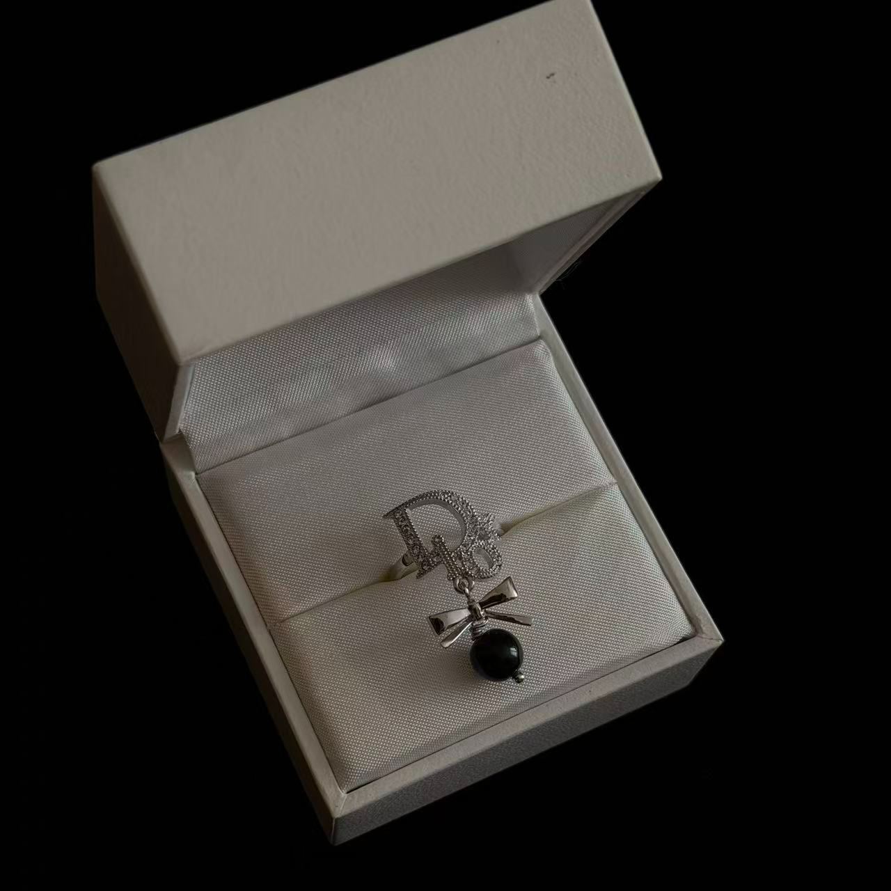 D Bow pendant Ring