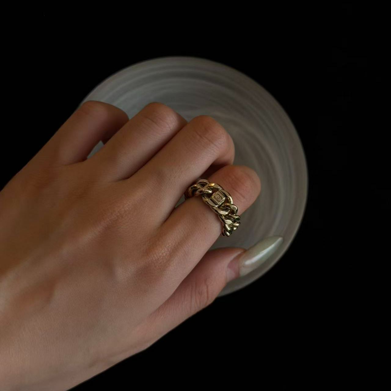 C Chain gold ring