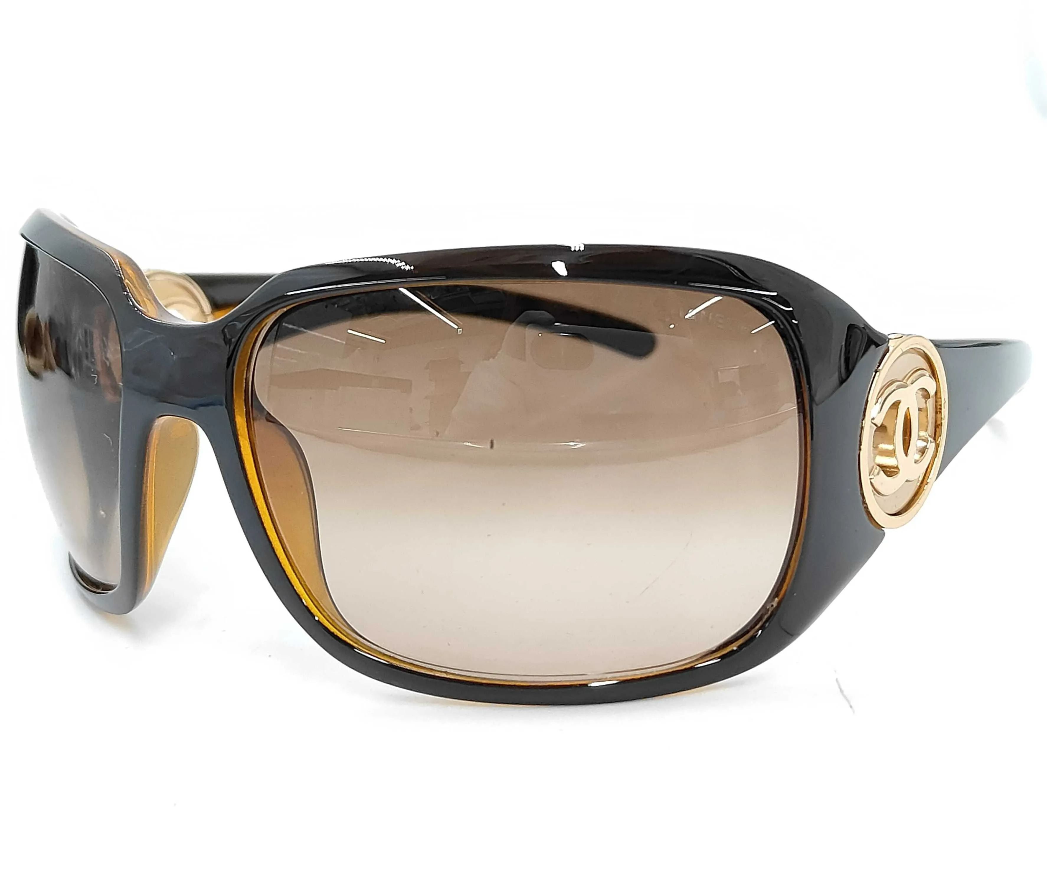 C Gold logo black sunglasses