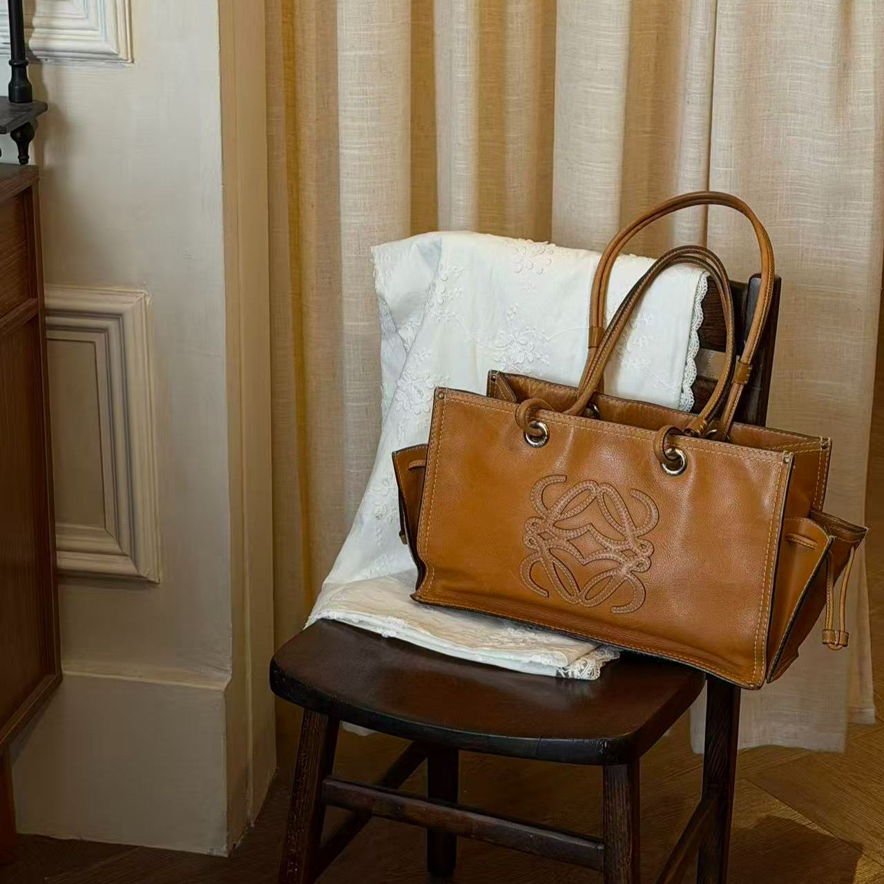 L Orange tote bag