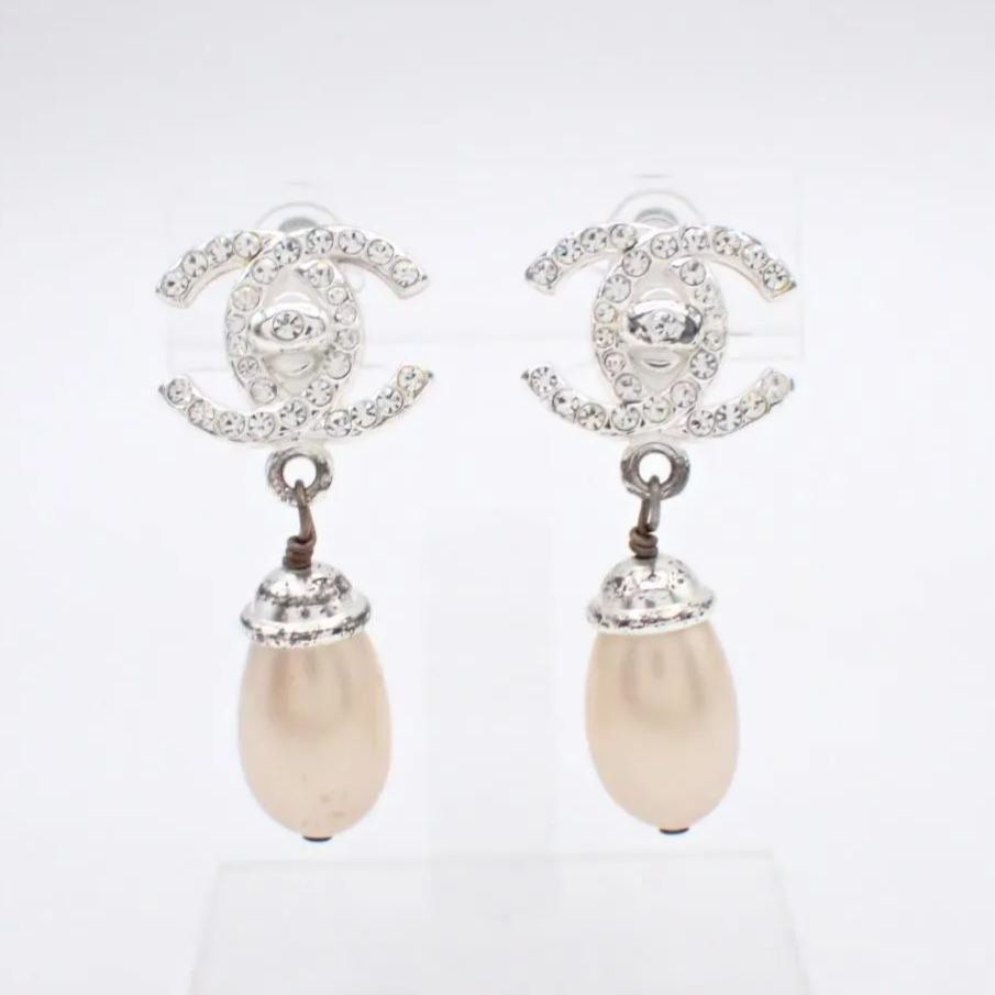 C Backpack buckle teardrop pearl pendant earrings