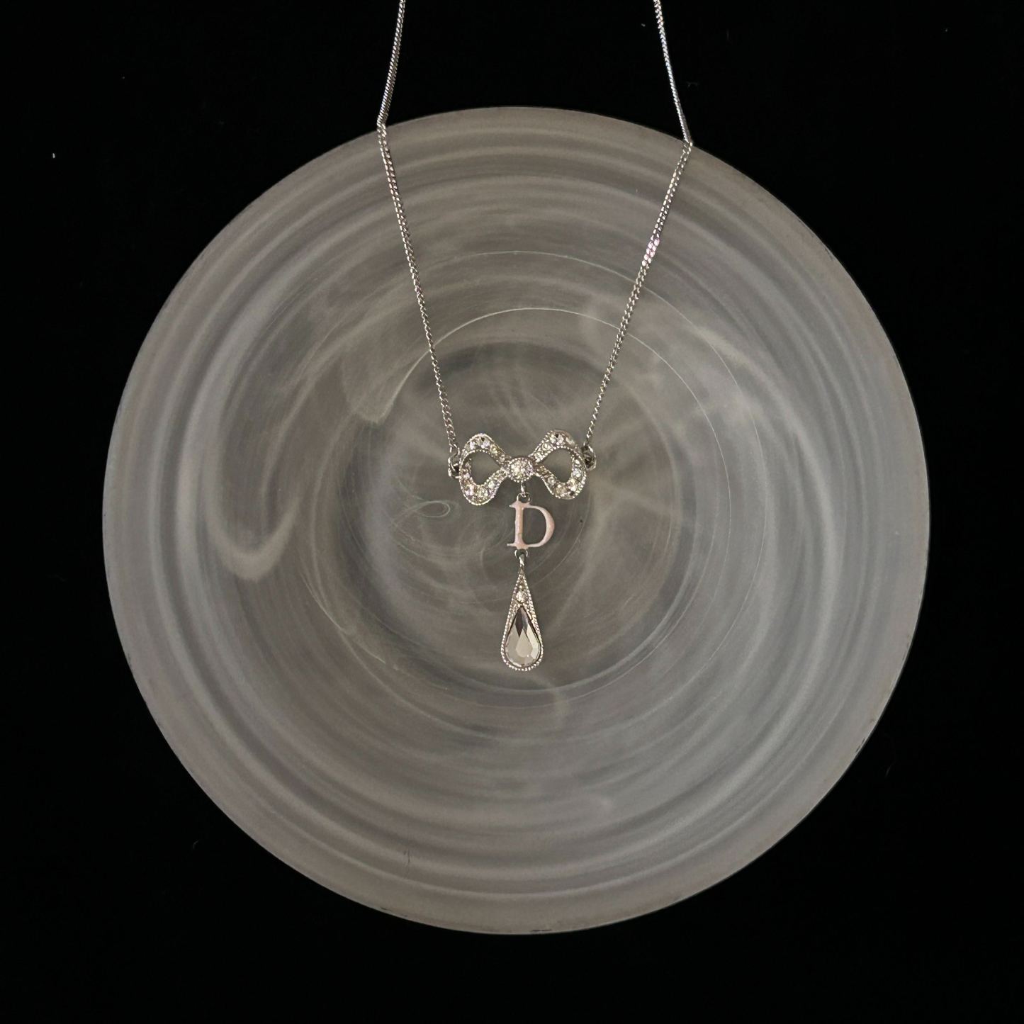 D Bow teardrop necklace