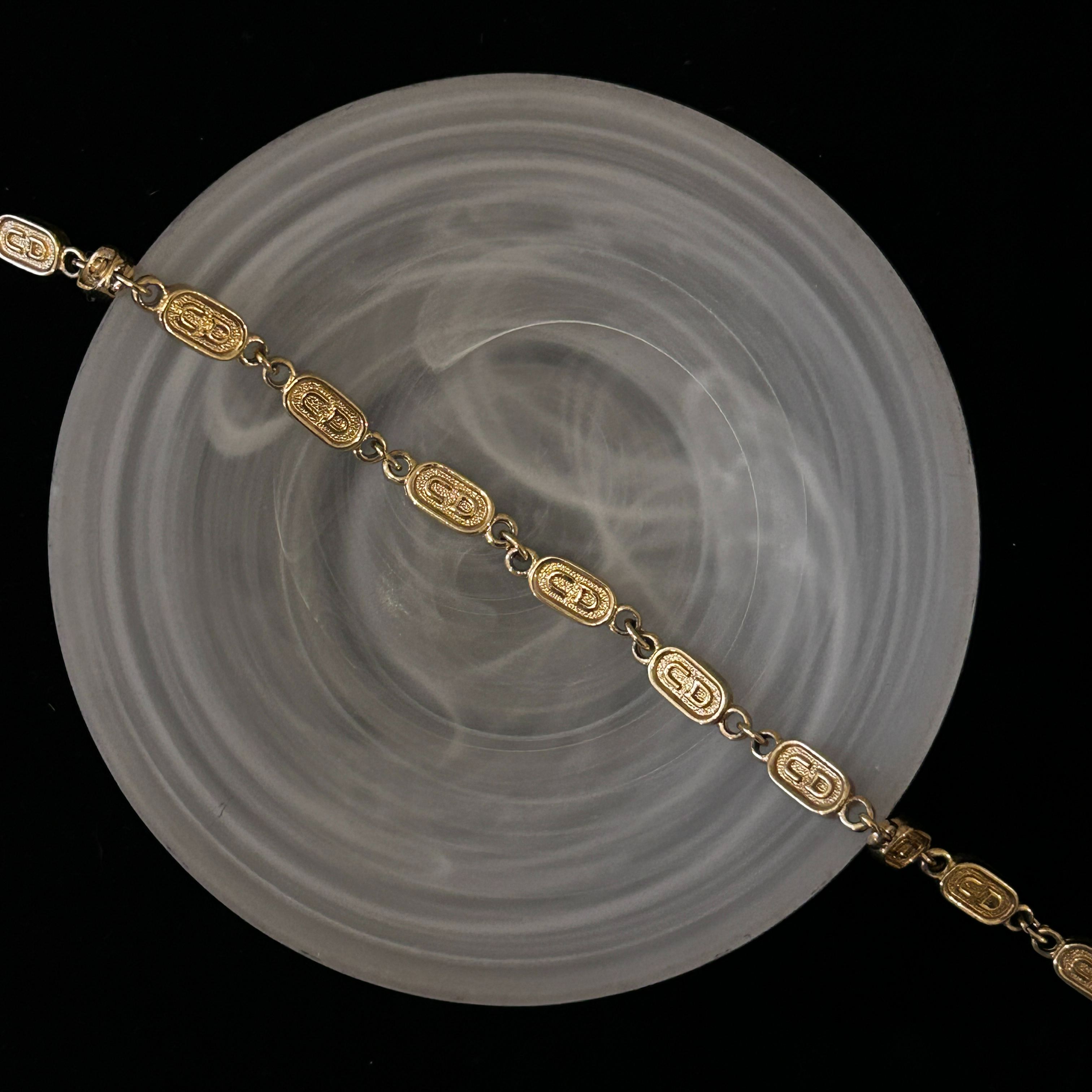 D Oval CD letter necklace