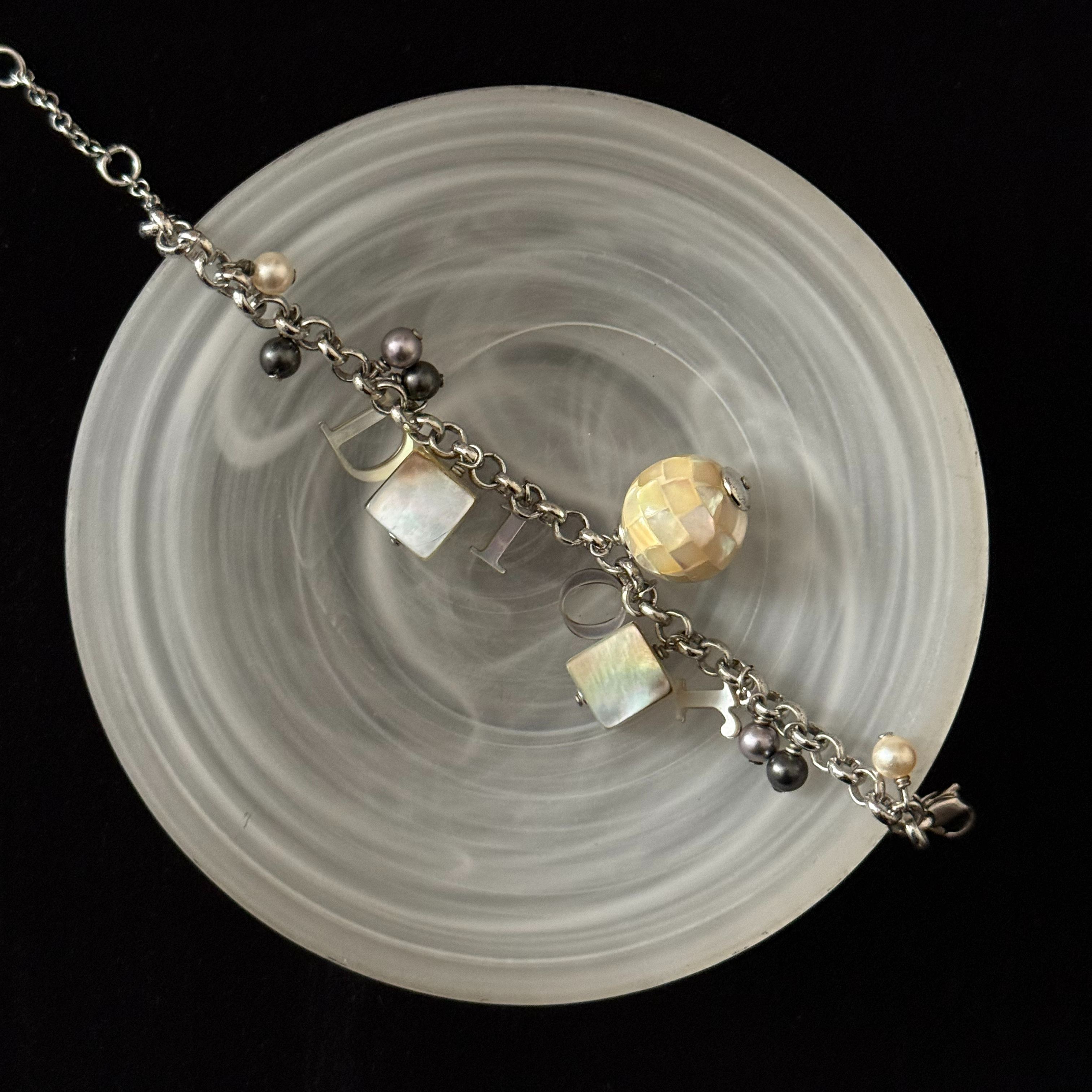D Mother-of-pearl beaded bracelet