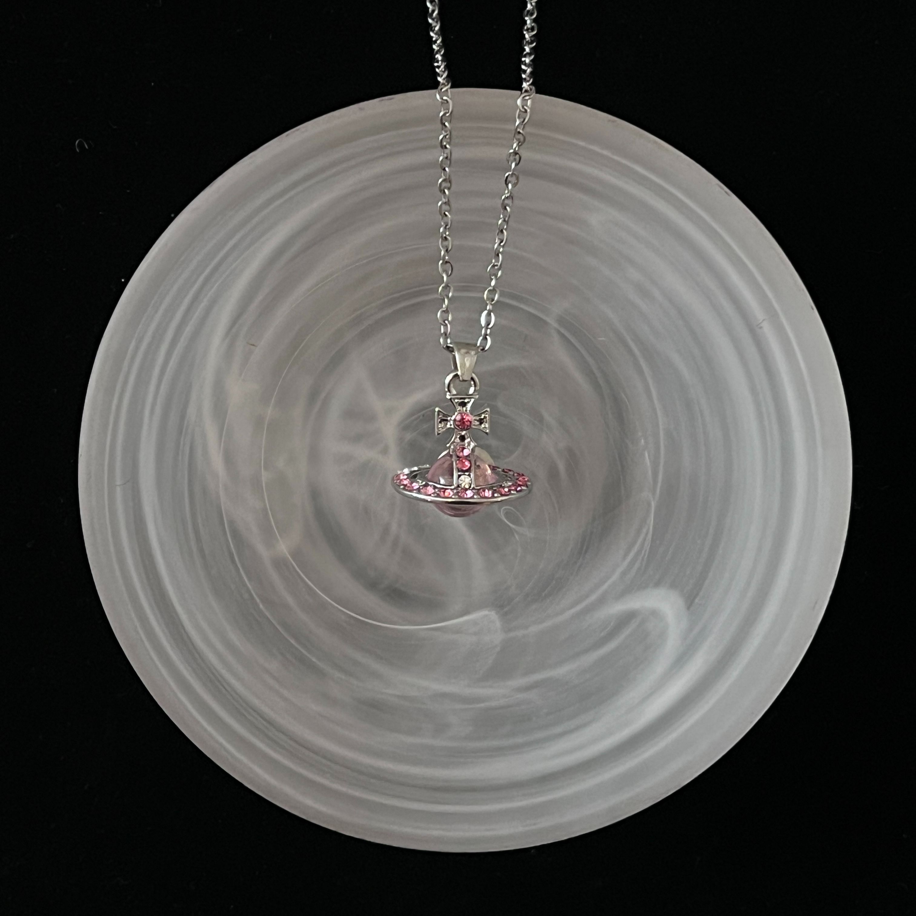 V Pink 3D Saturn small Necklace