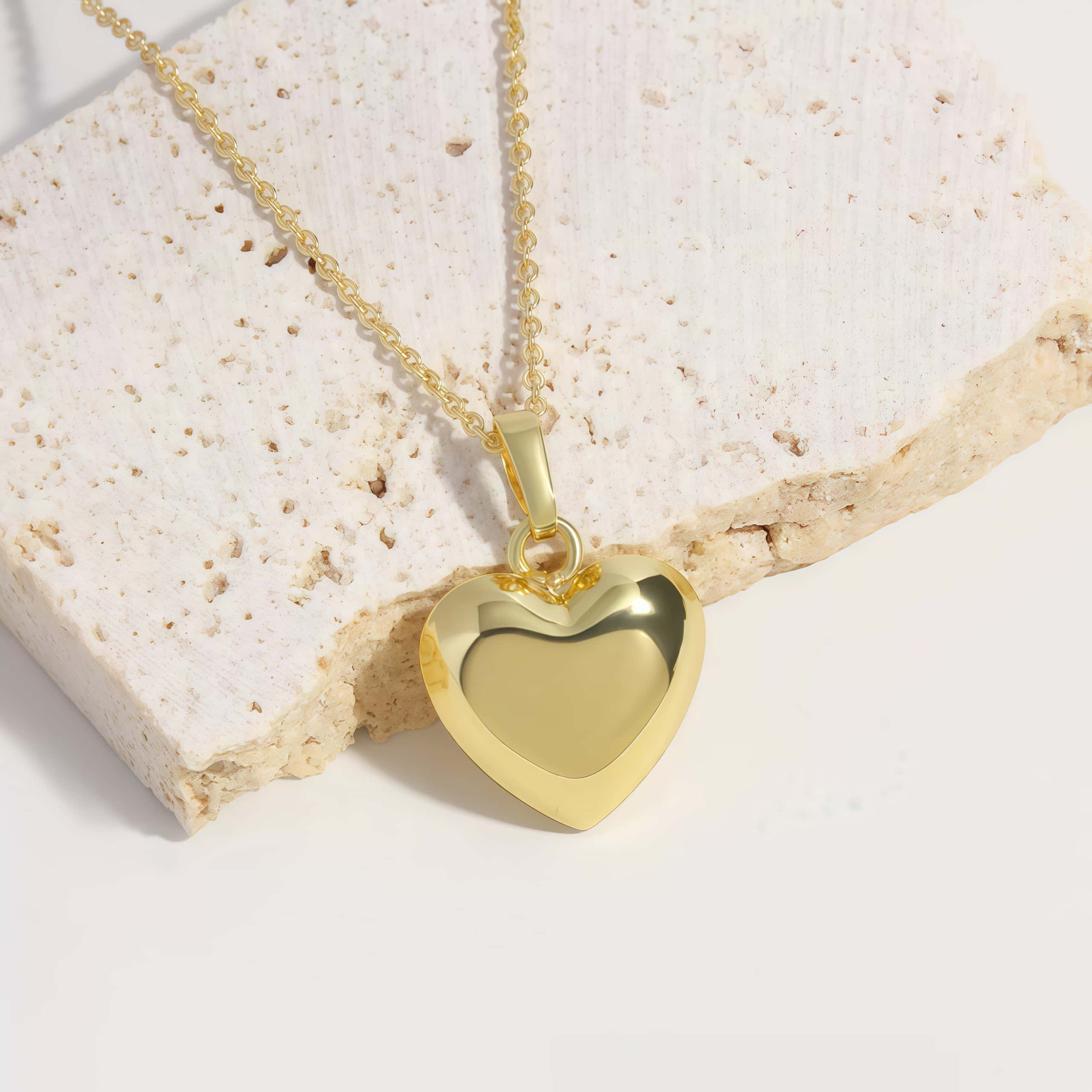 14K Gold Heart Pendant Necklace – A Reflection of Pure Love
