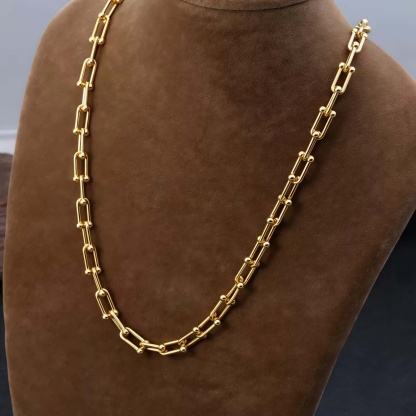 Luxurious Gold Toggle Closure Necklace
