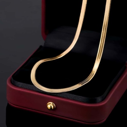 Silken Snake – 14K Gold Sleek Layer Essential