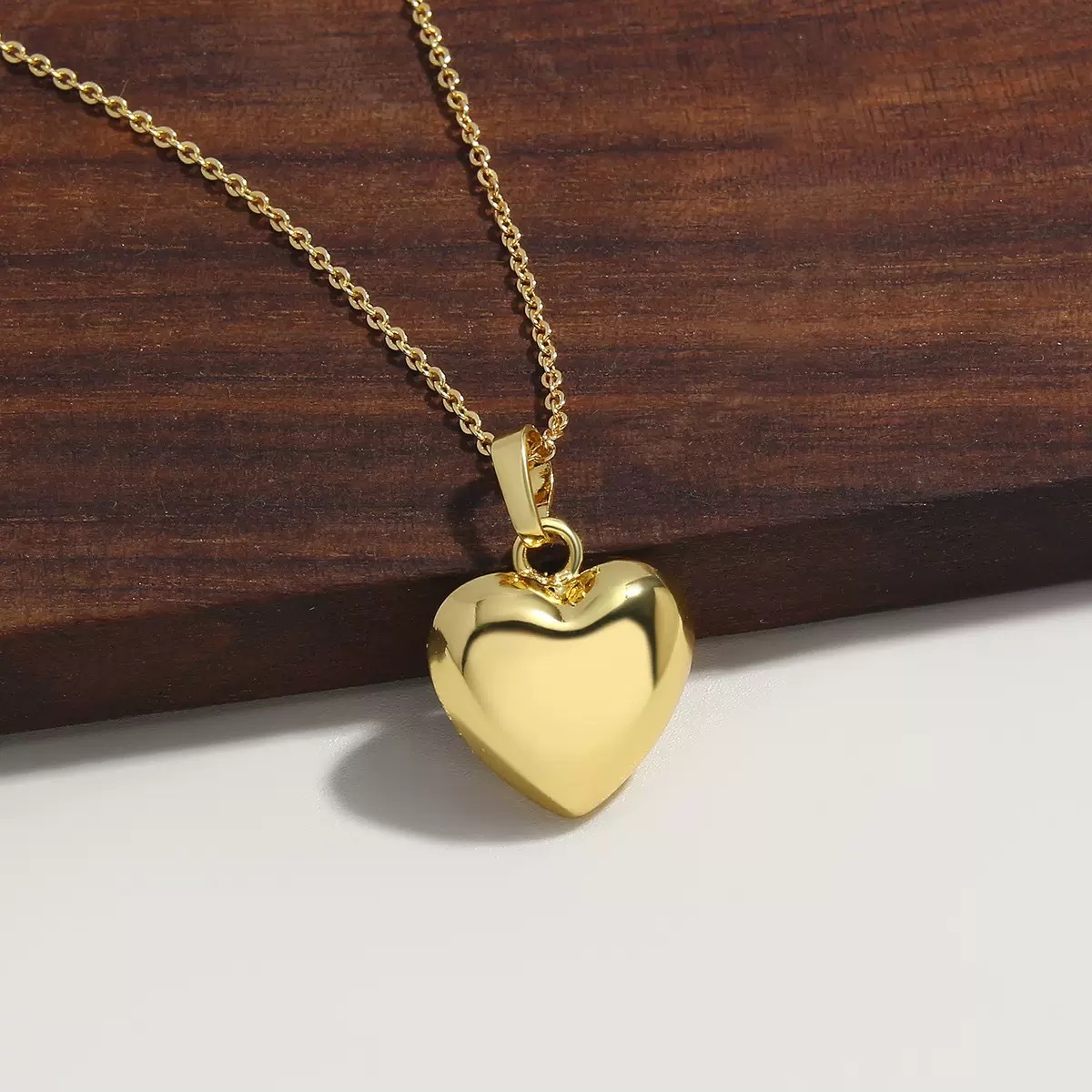 14K Gold Heart Pendant Necklace – A Reflection of Pure Love