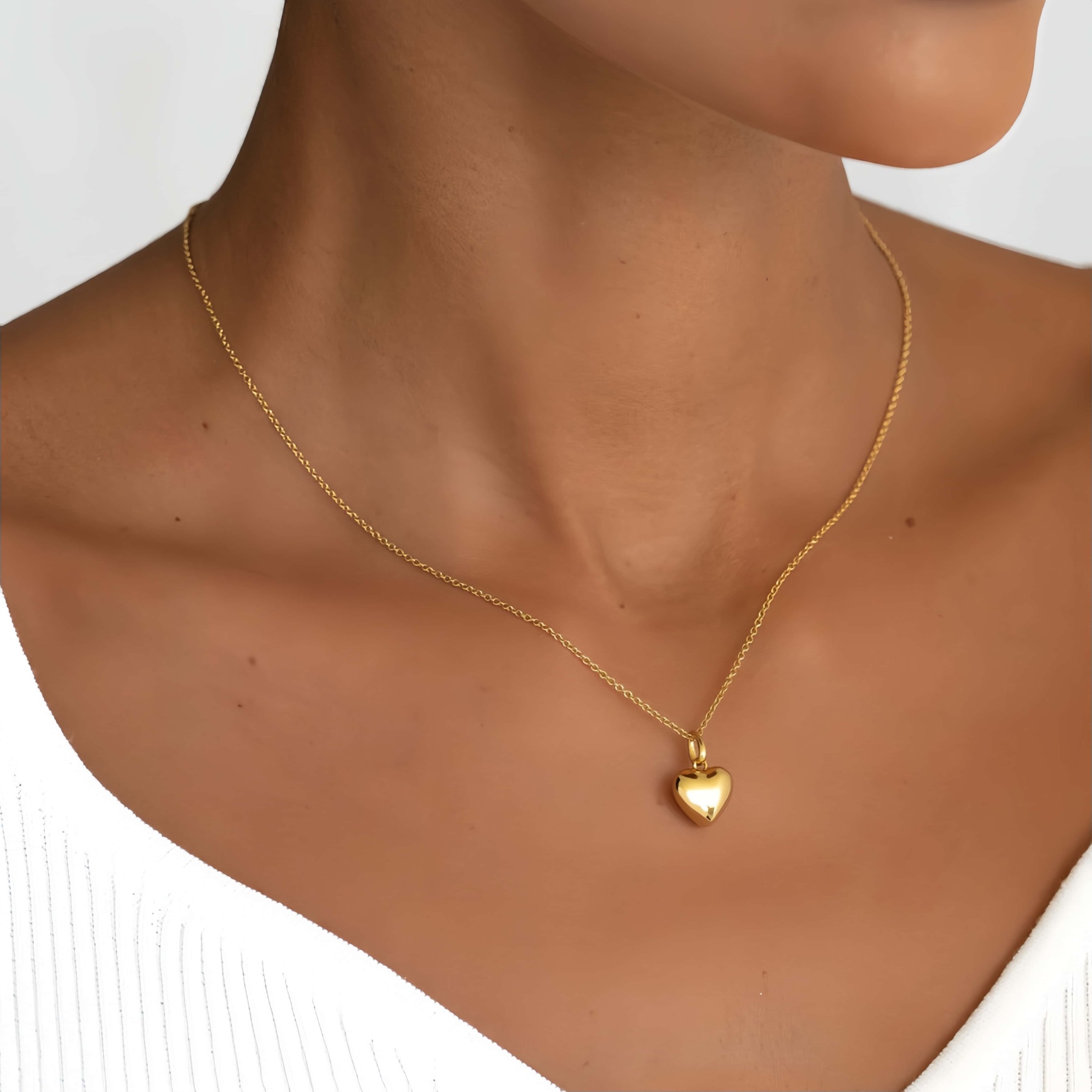14K Gold Heart Pendant Necklace – A Reflection of Pure Love