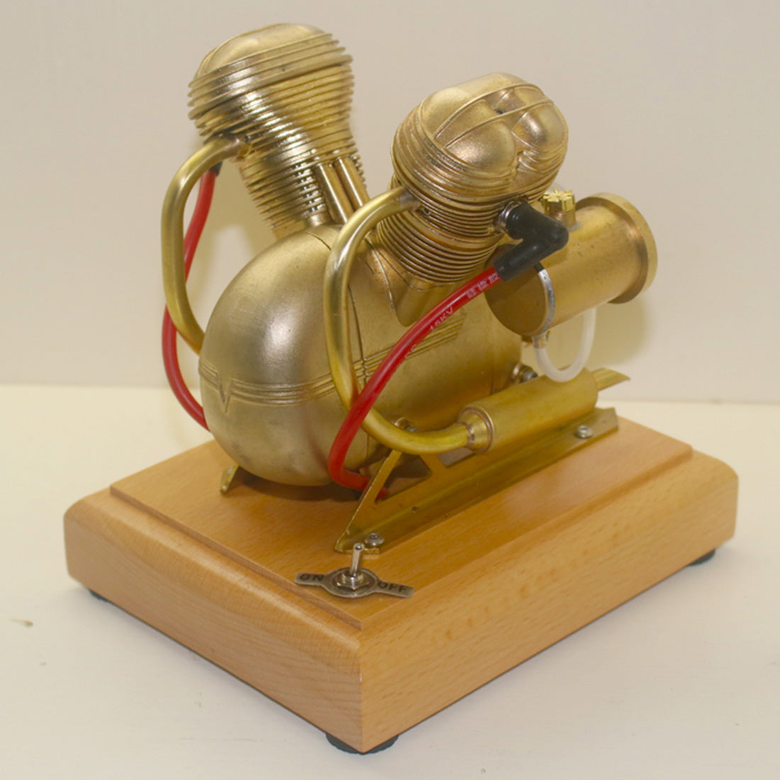 HelloWorld7-3.2cc Mini OHV Horizontal V-Twin Four-stroke Gasoline Engine ICE Model V35