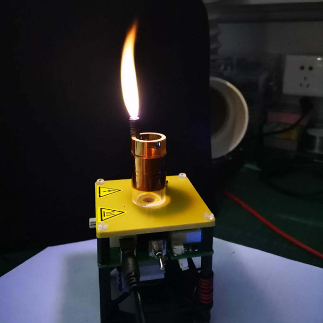HelloWorld7-Wireless Power Plasma Candle HFSSTC Tesla Coil