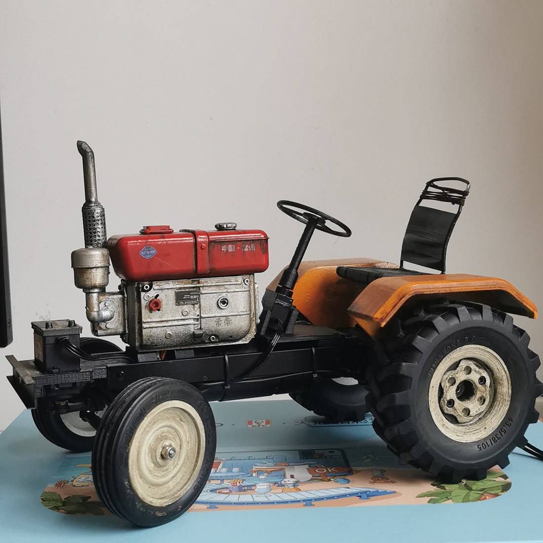 1/10 Scale Vintage RC Tractor 2WD Electric Farm Truck Model with Simulated Engine Hand-Painted Weathered Finish Yellow-helloworld7