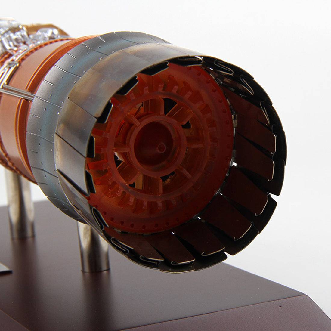 1/20 Scale Alloy Aeroengine Model Jet Turbine Replica with Wooden Base for Aviation Enthusiasts