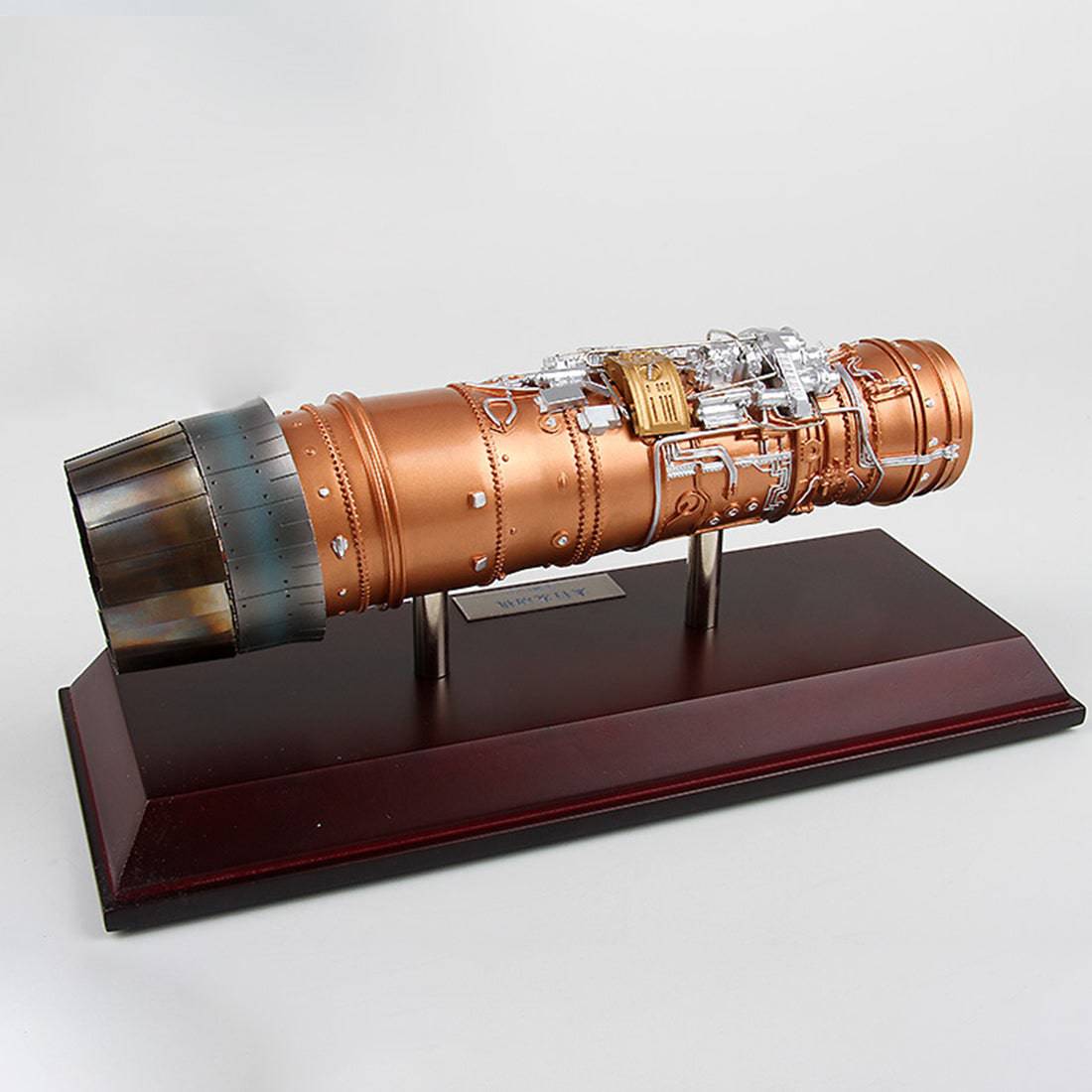 1/20 Scale Alloy Aeroengine Model Jet Turbine Replica with Wooden Base for Aviation Enthusiasts