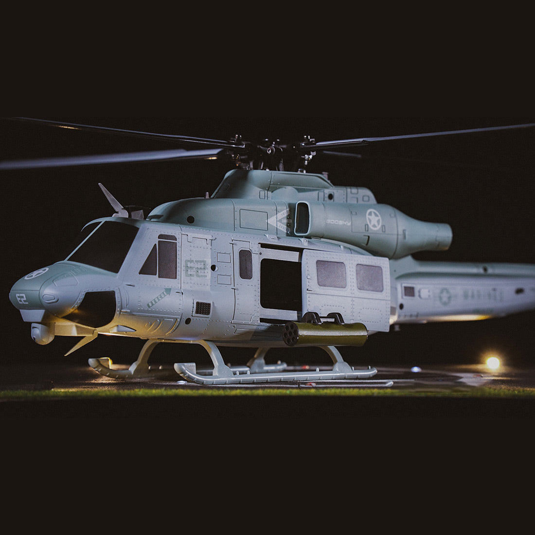 GOOSKY E2 UH-1Y Venom 1/35 Scale 6CH Dual Brushless RC Helicopter RTF GTS System
