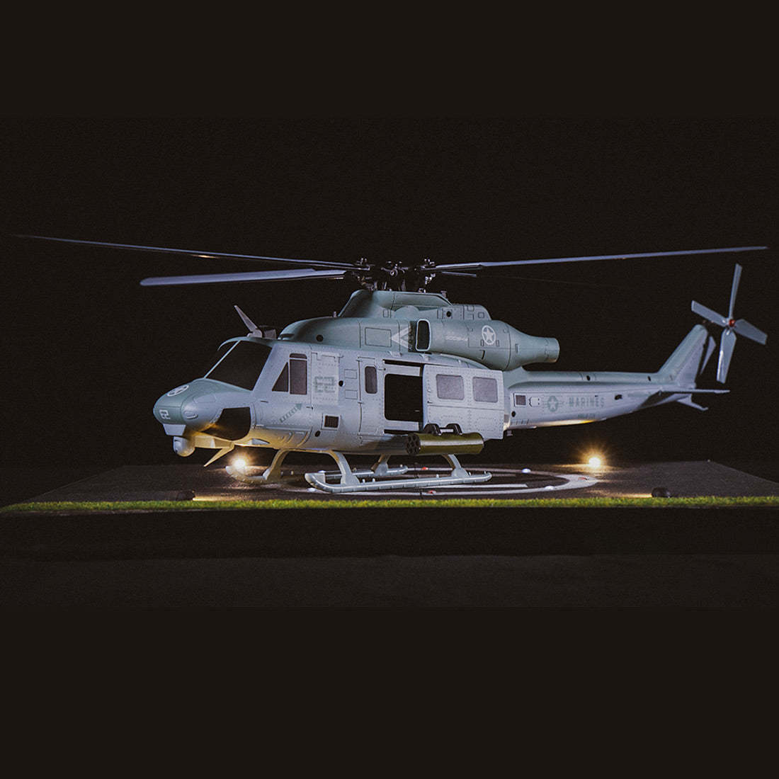 GOOSKY E2 UH-1Y Venom 1/35 Scale 6CH Dual Brushless RC Helicopter RTF GTS System