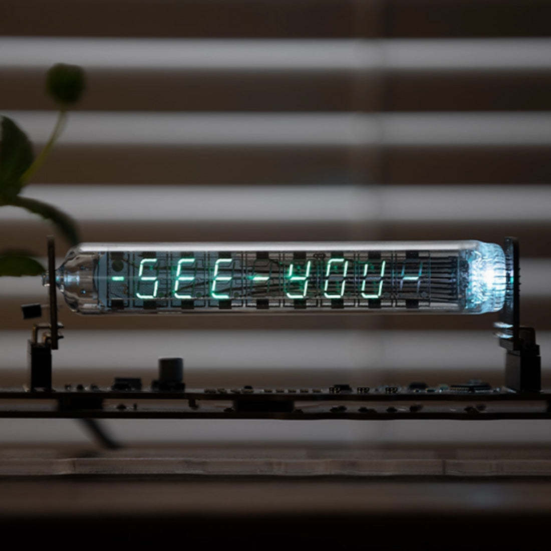 IV-18 VFD Vacuum Fluorescent Tube Clock Cyberpunk Desktop Ornament RGB Ambient Light