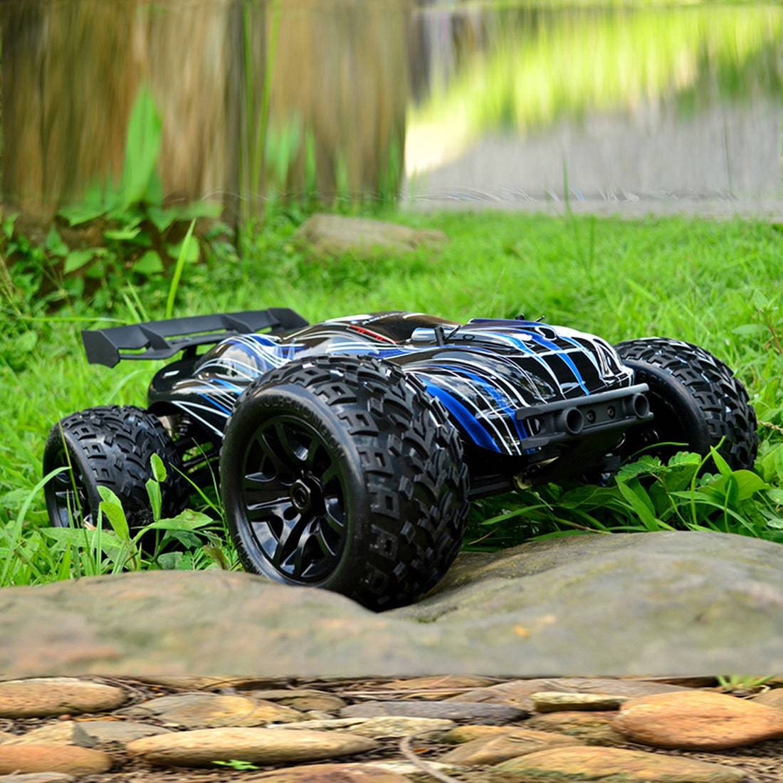 JLB Racing 21101 Cheetah 1/10 Scale 4WD Brushless Monster Truck RTR Waterproof High Speed Off-Road Vehicle