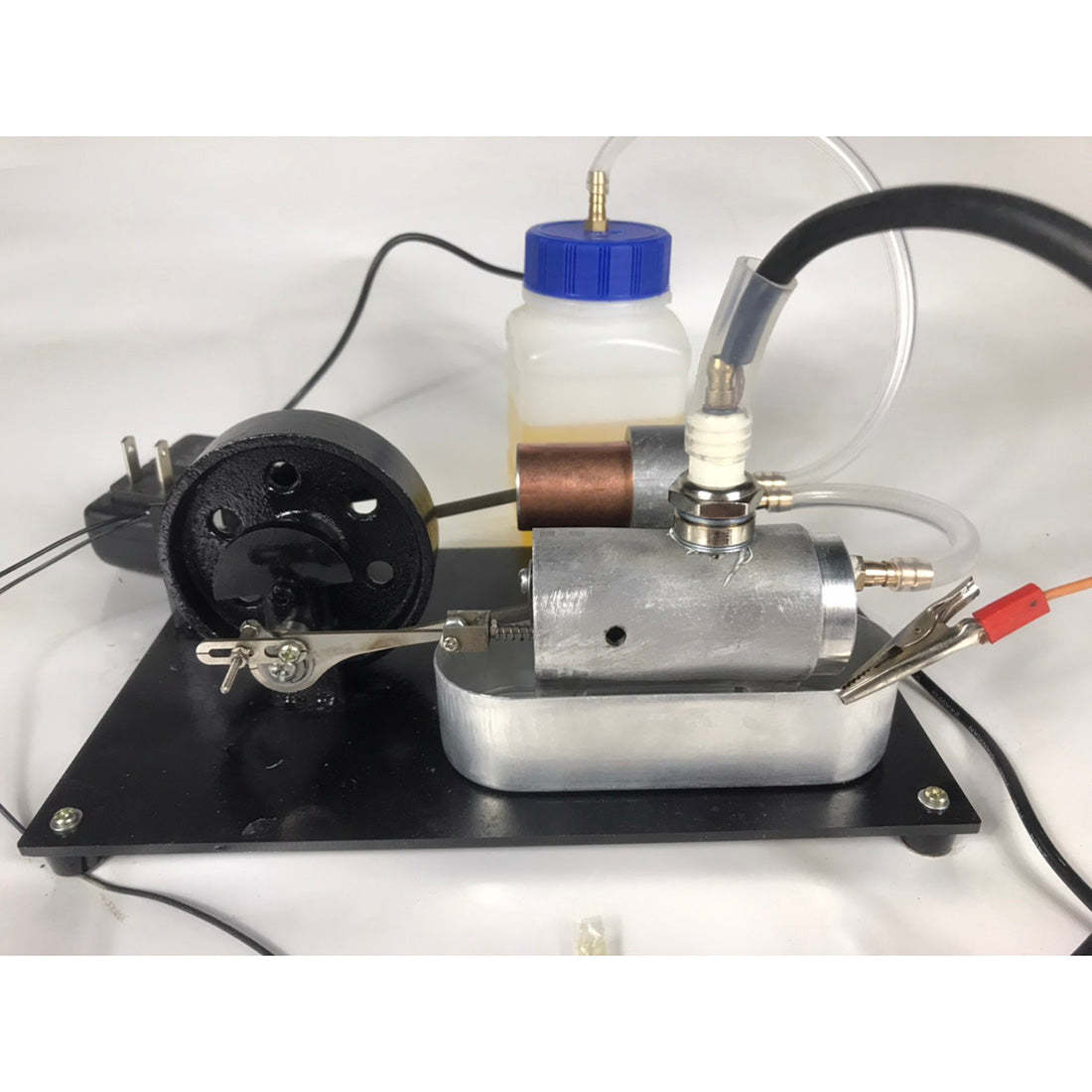 Novel 3-Stroke Multi-Fuel Internal Combustion Engine Model (Gas/Kerosene/Methanol)