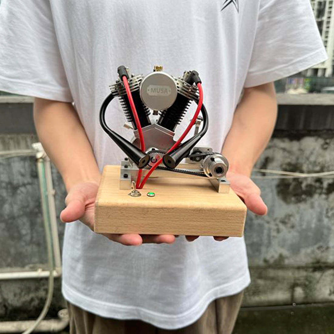 HelloWorld7-MUSA Hoglet Mini V-twin Engine V2 Gasoline 4-Stroke Engine Motorcycle With Kickstarter