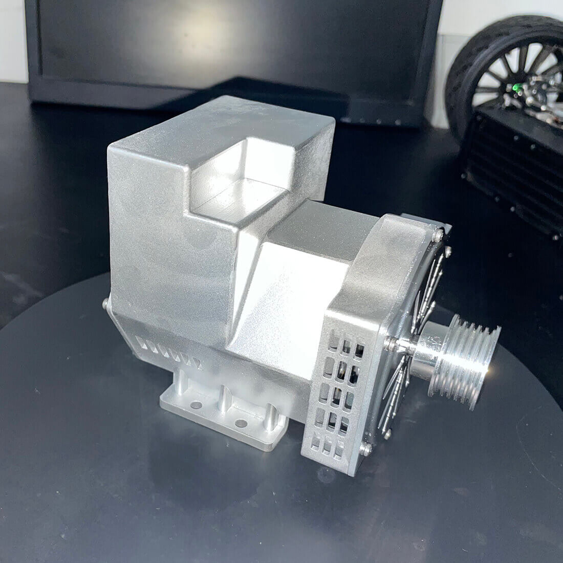 HelloWorld7-60W DC Generator Model with Digital Voltage Display & Centrifugal Fan Cooling