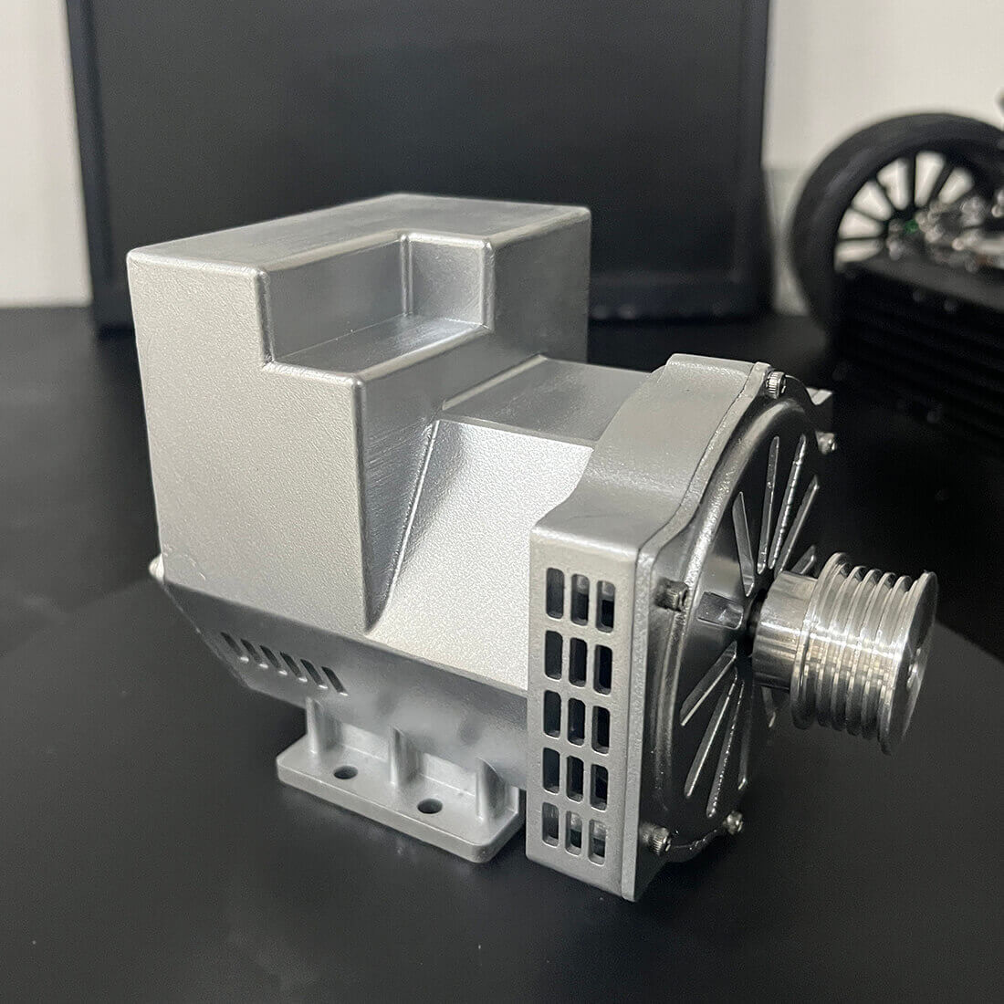 HelloWorld7-60W DC Generator Model with Digital Voltage Display & Centrifugal Fan Cooling