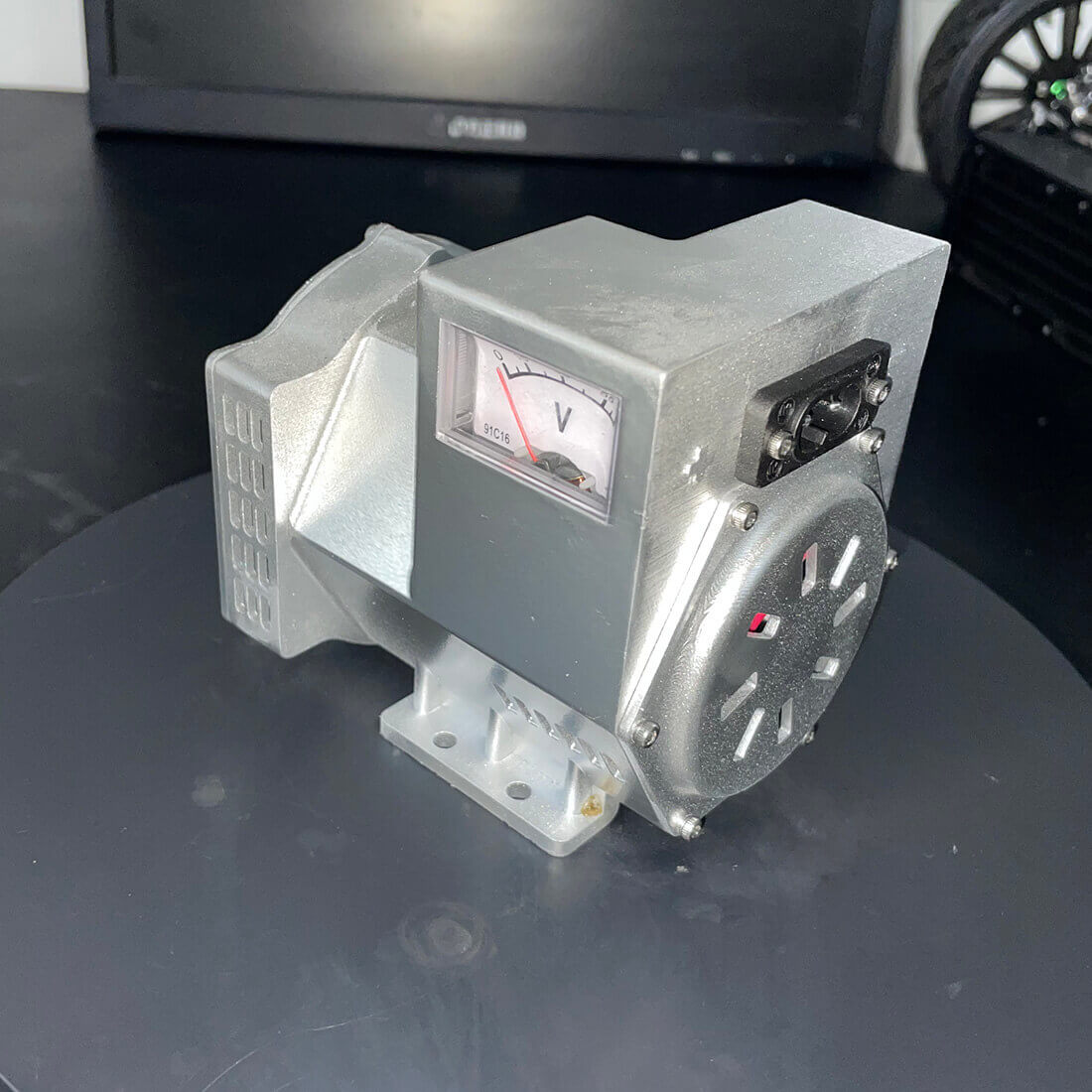 HelloWorld7-60W DC Generator Model with Digital Voltage Display & Centrifugal Fan Cooling