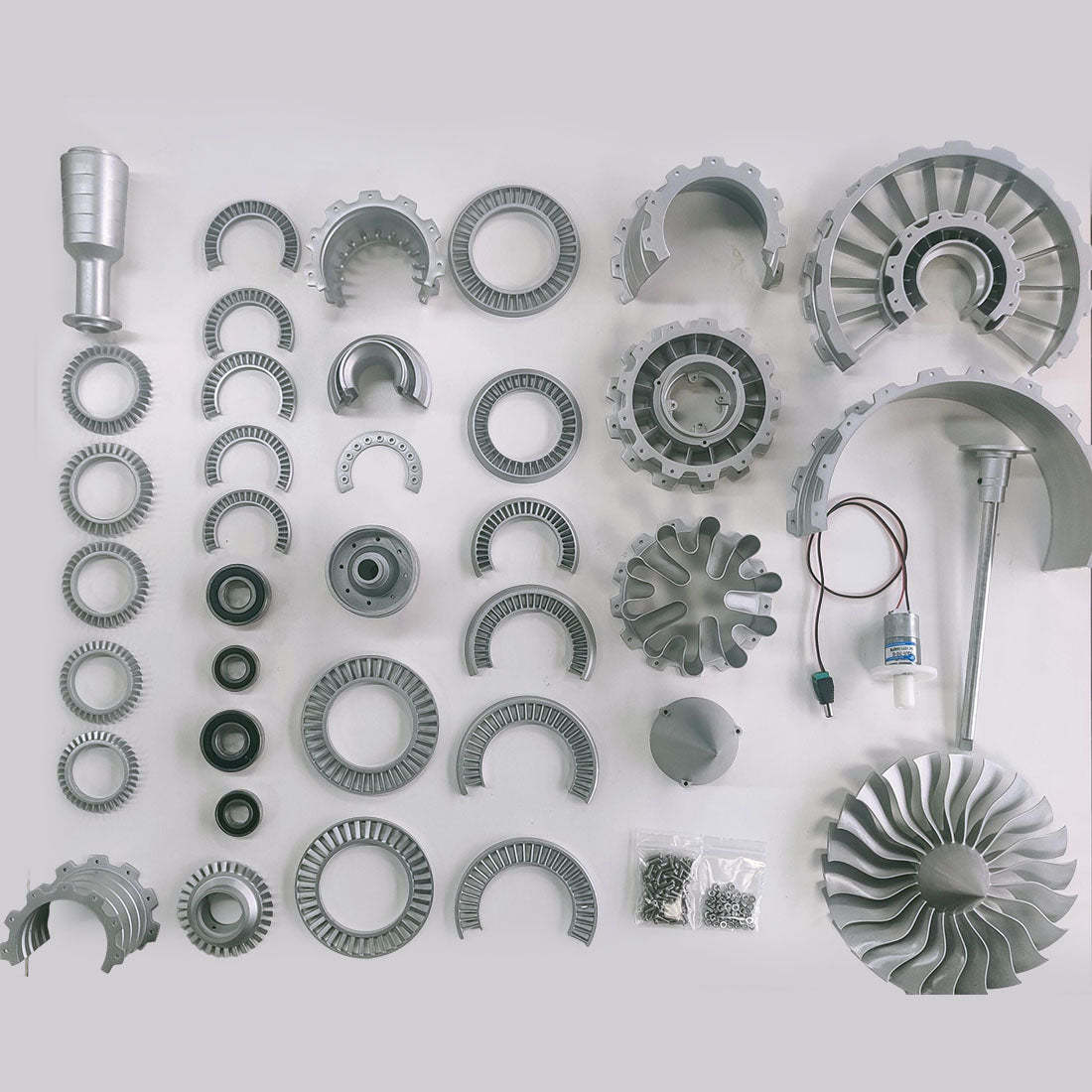 HelloWorld7-Building a 1/20 Working Jet Turbofan Engine Model Kit Silver