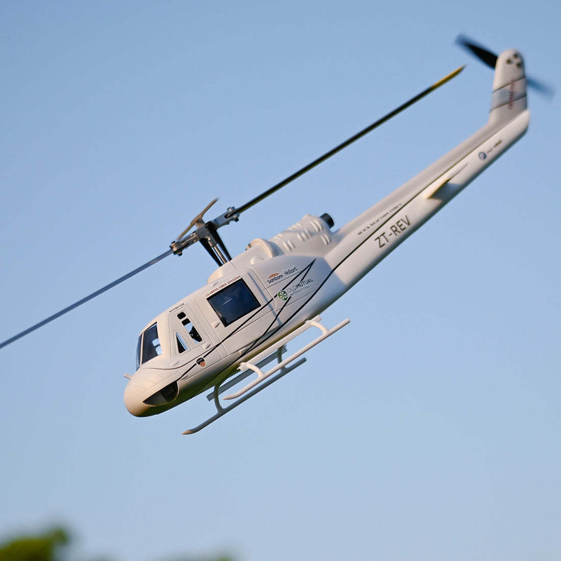 HelloWorld7-FlyWing Bell UH-1 Huey V4 GPS RTF helicopter Anyone Can Fly it