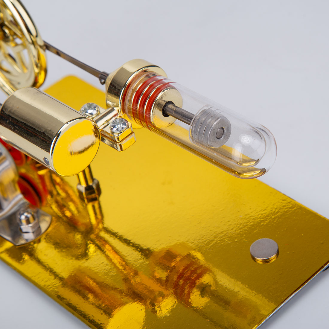 HelloWorld7-Gamma Free Piston Stirling Engine with LED Lights Physics Demos