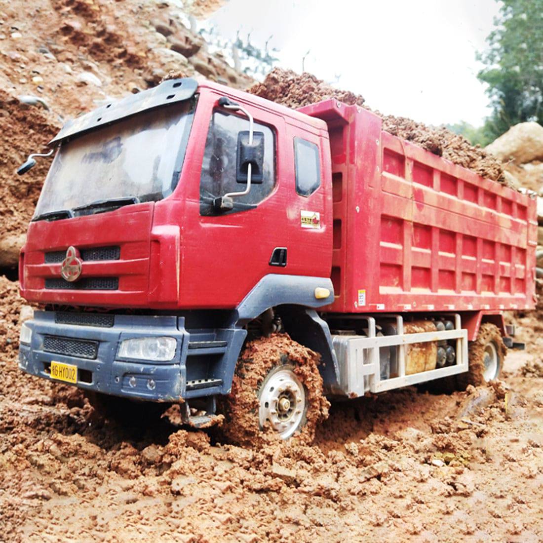 1/14 Scale Heavy Duty RC Dump Truck 4x2 Metal Engineering Vehicle with High Torque Motor and 3-Speed Transmission