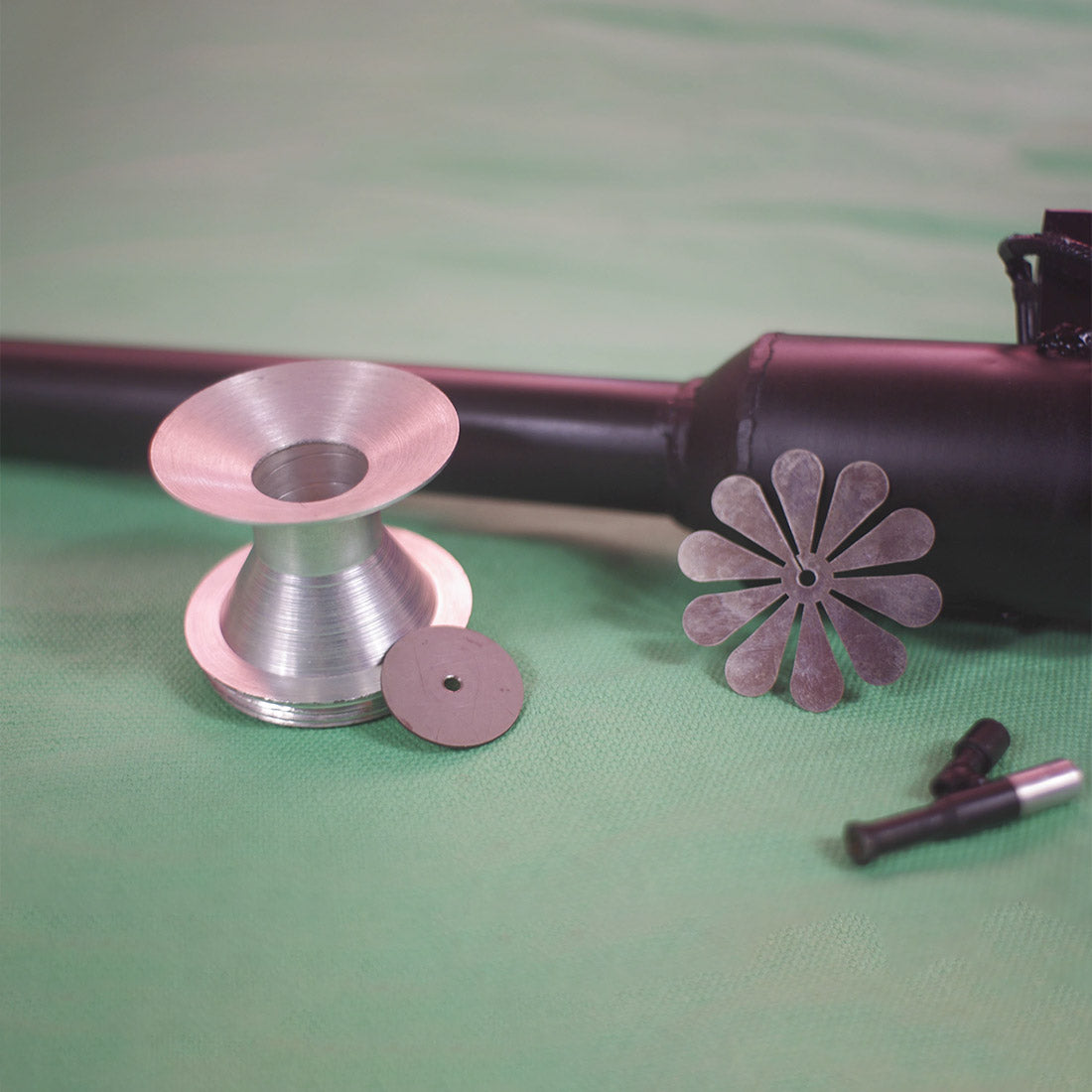 HelloWorld7-Pulse Jet Engine Micro Valve-Controlled RC Gasoline Internal Combustion Model RTR