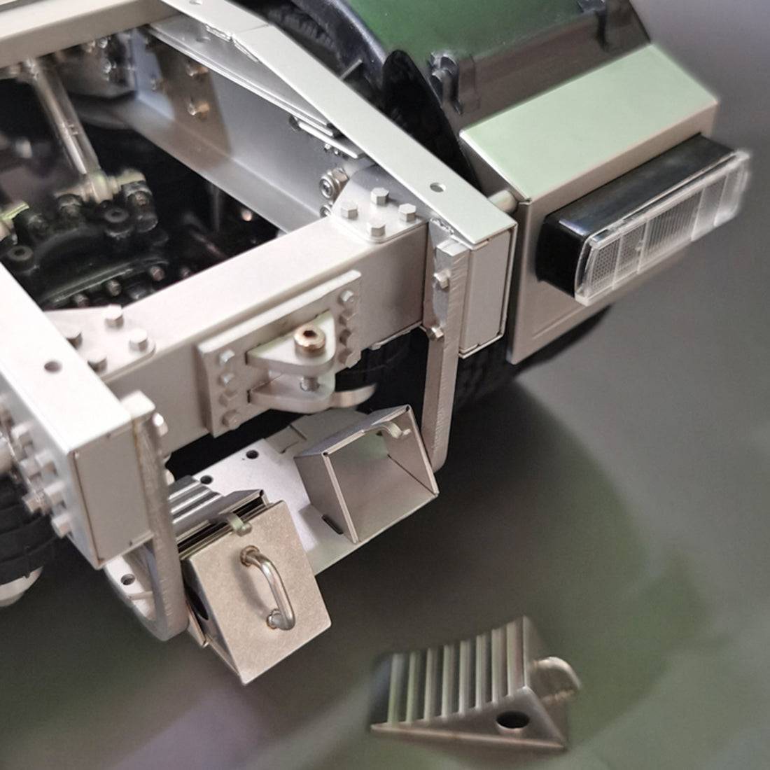 SCALECLUB 1/14 6x6 RC Tractor Trailer Full Metal Chassis Kit with Differential Lock for Custom Tamiya Truck Builds-helloworld7