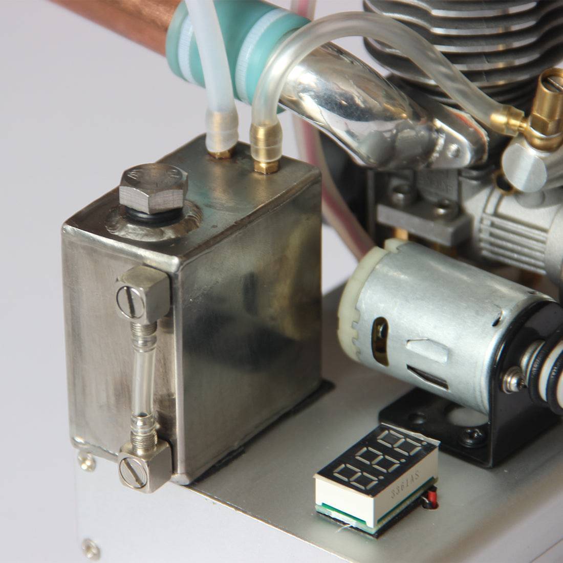 HelloWorld7-VX Level 15 Single Cylinder 2-stroke Methanol Engine to 12v Gasoline Engine