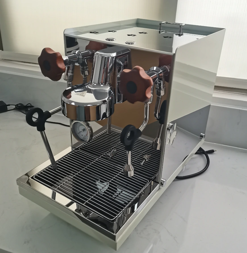 LYBETY 510M espresso machine, product photograph